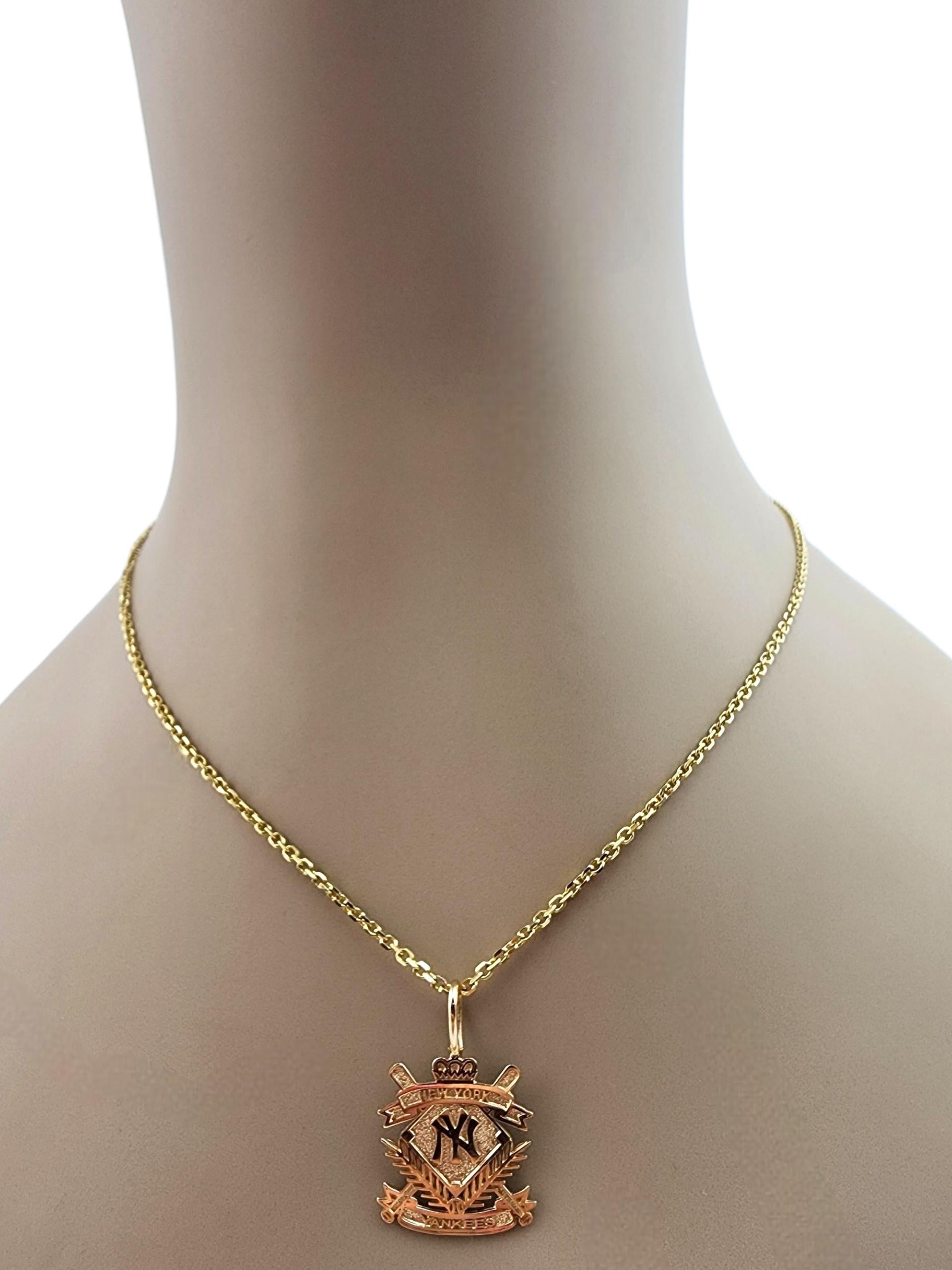 Ciondolo New York Yankees in oro giallo 14K #22355 in vendita 3