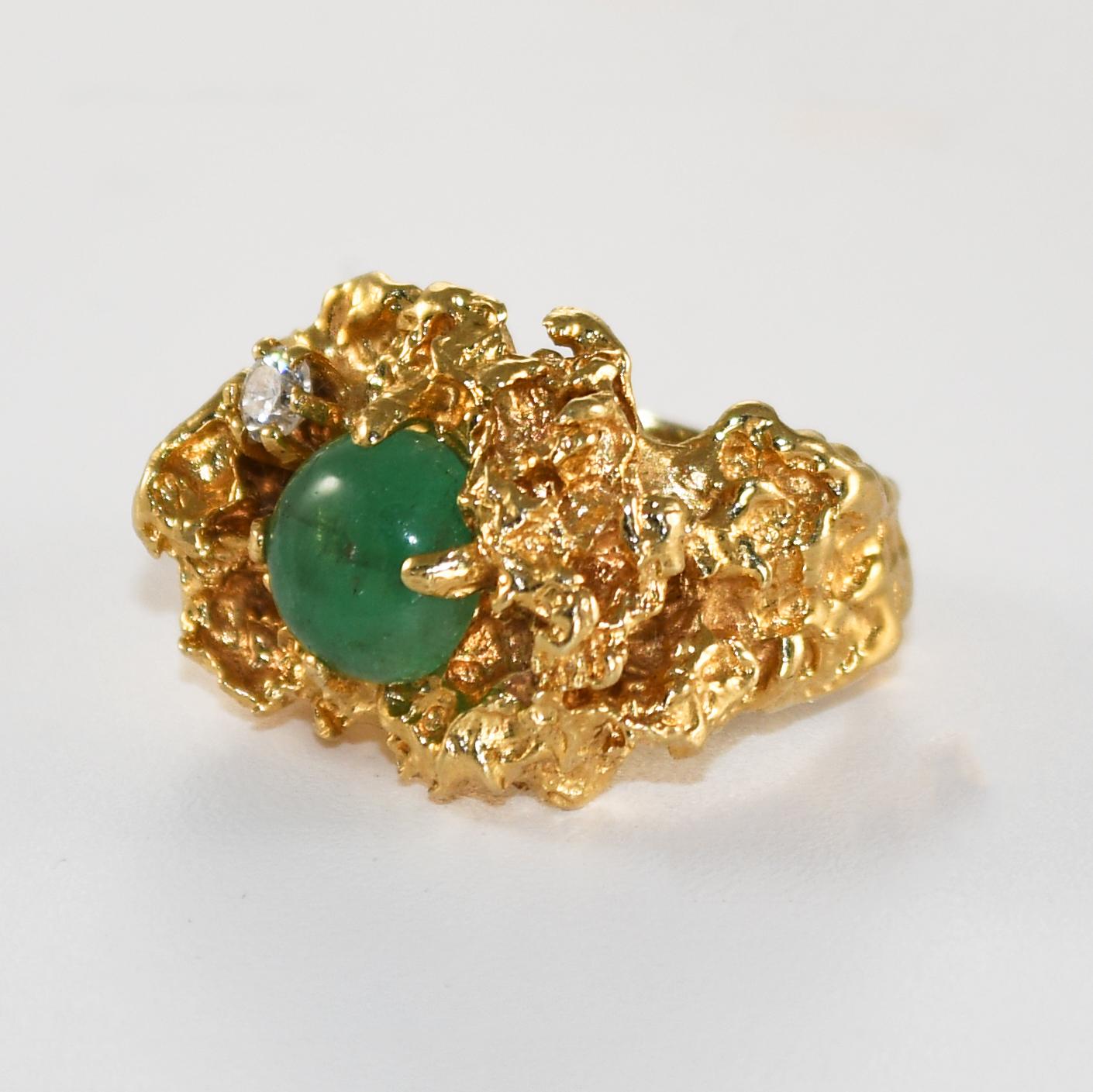 Bague en or jaune 14K style pépite émeraude et diamant 16.8g en vente 1