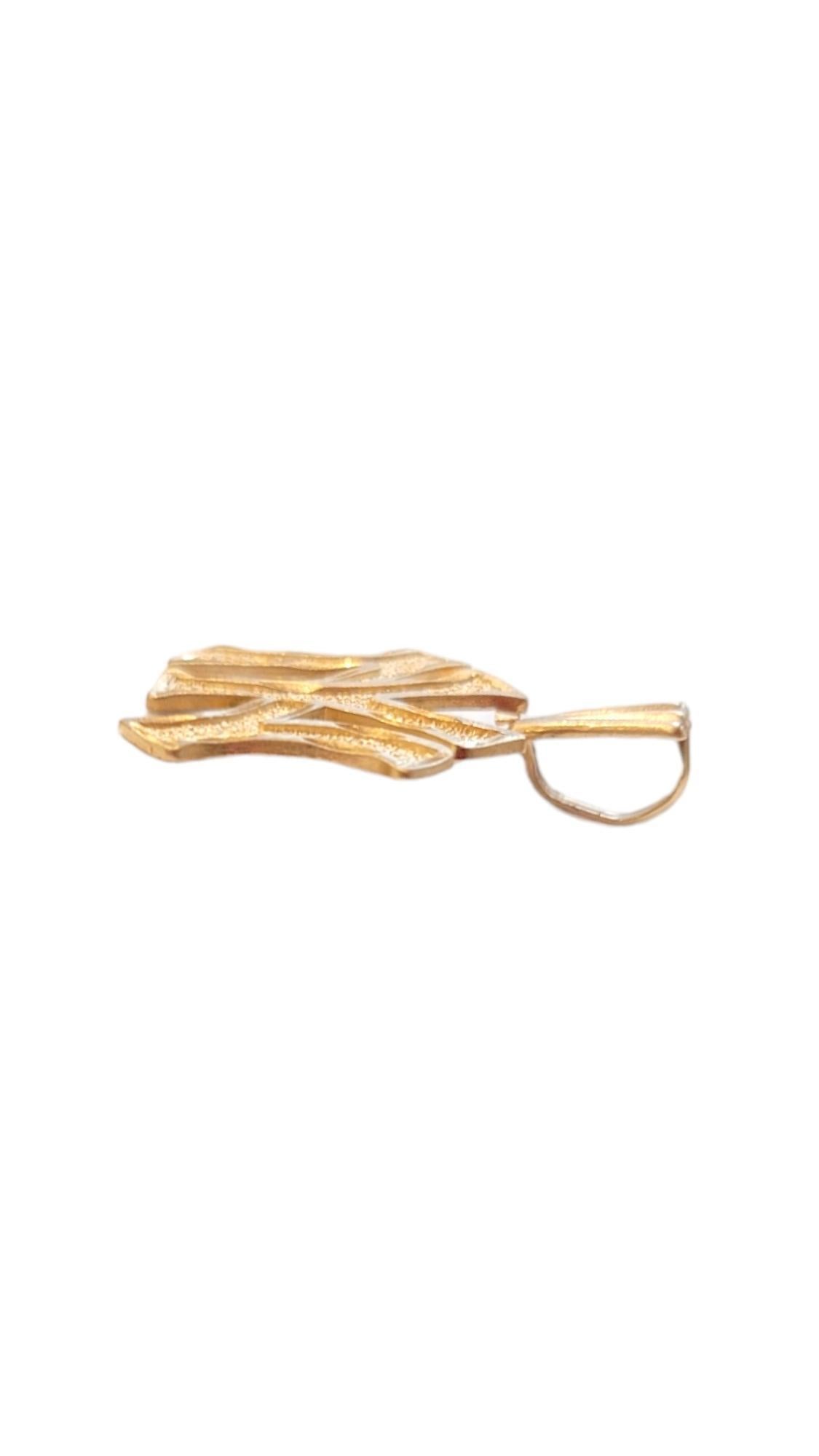 14K Yellow Gold NY Yankees Charm #18445 In Good Condition In Washington Depot, CT