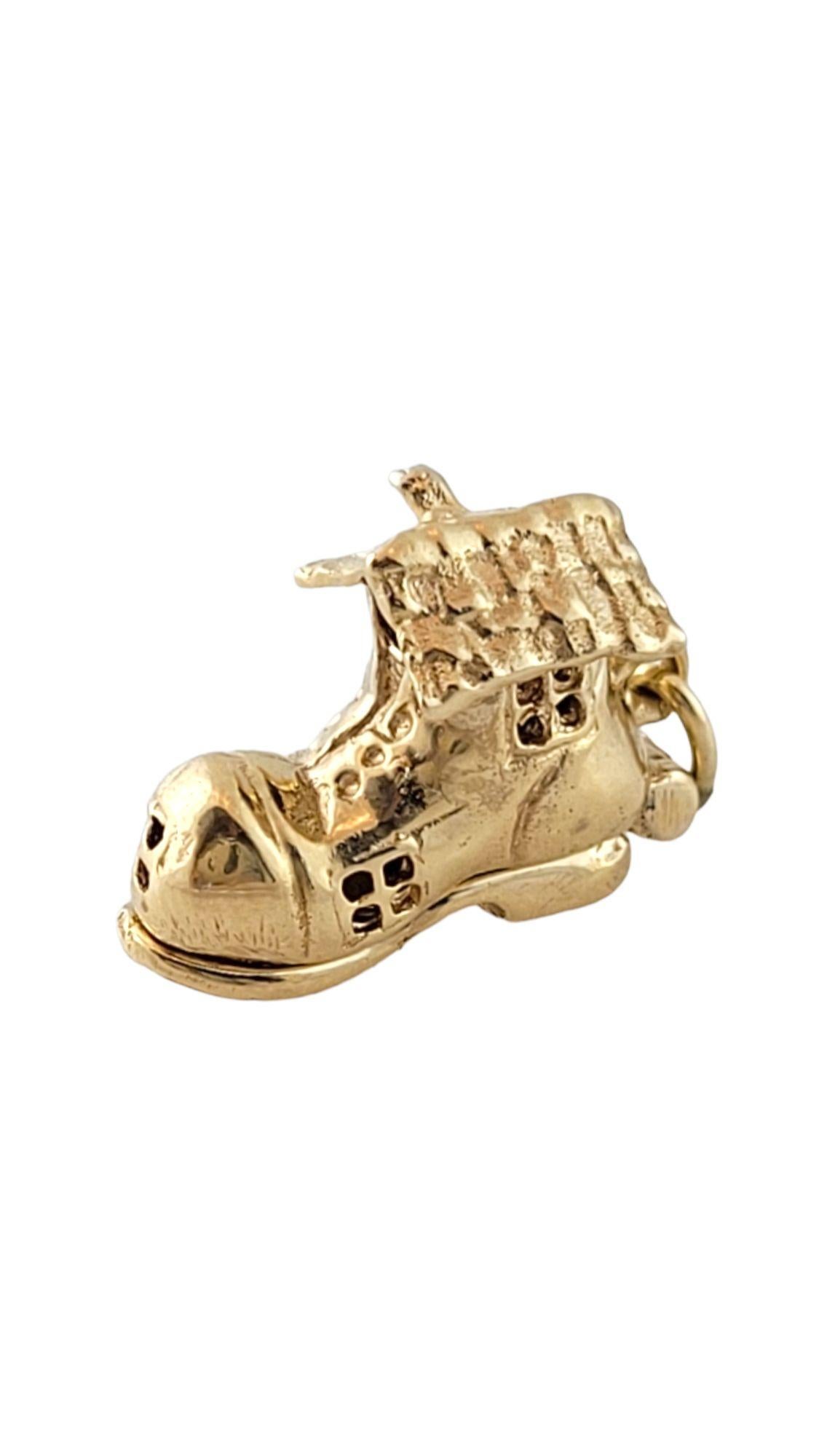 14K Yellow Gold Old Woman in a Shoe Charm #14509 In Good Condition For Sale In Washington Depot, CT