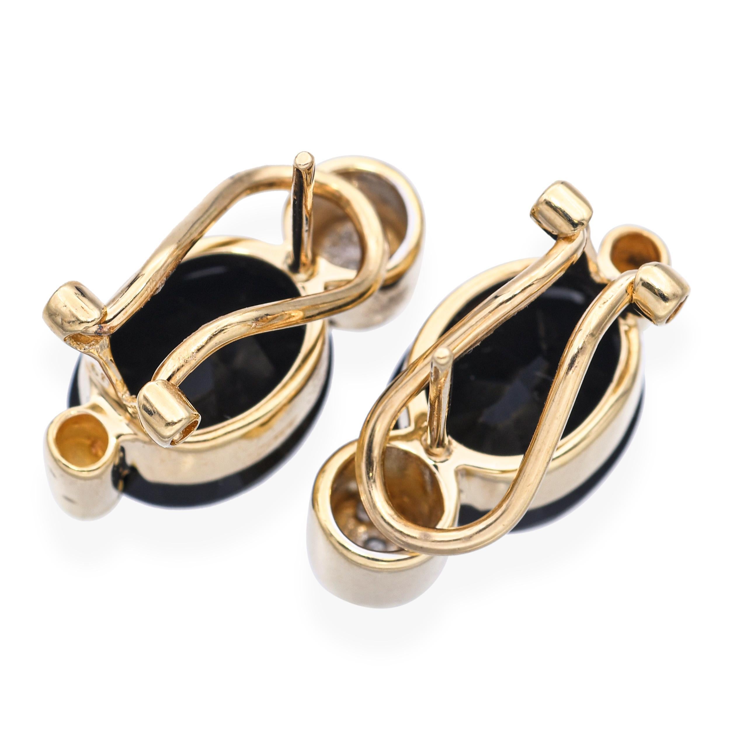 Taglio ovale 14k Yellow Gold Onyx and Diamond Earrings in vendita