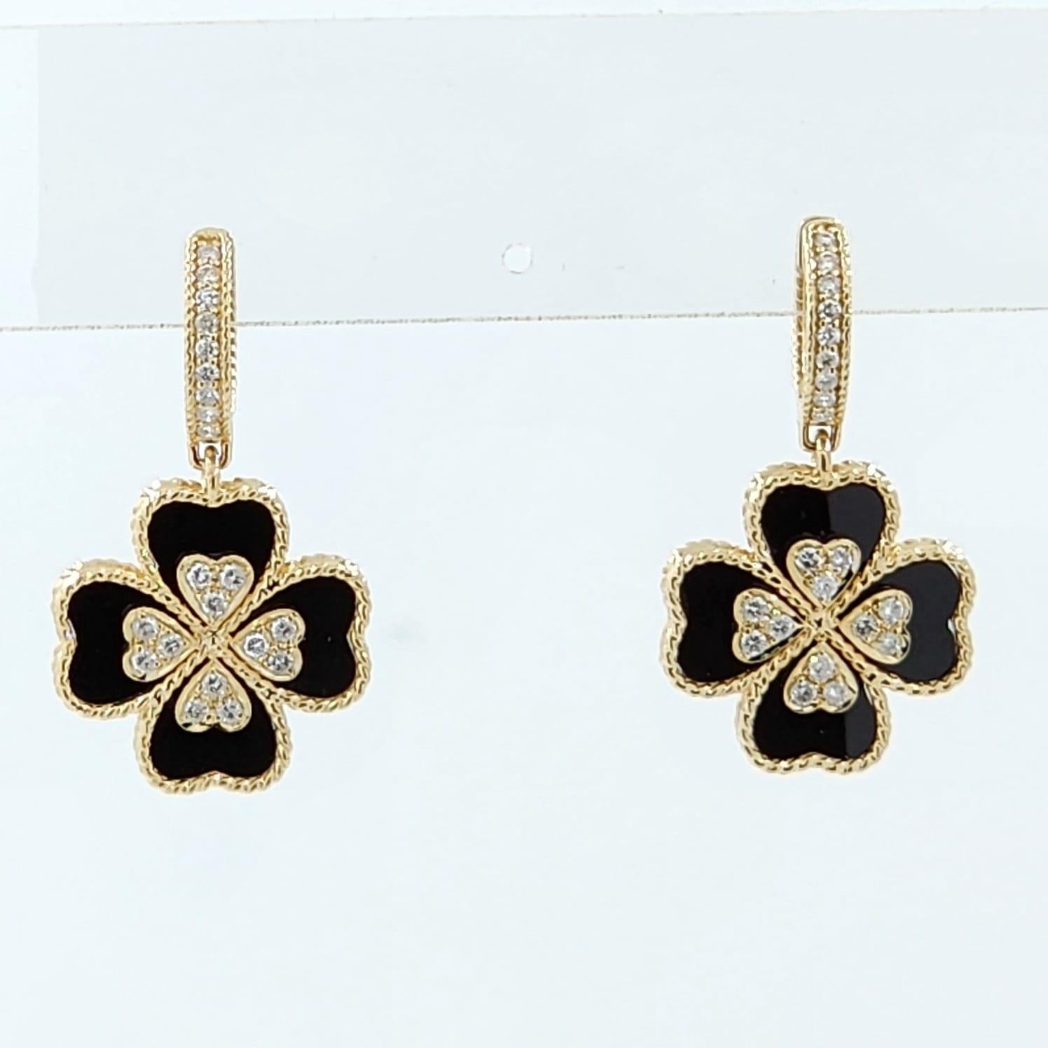 14K Yellow Gold Onyx Drop Clover Earring In New Condition For Sale In Hong Kong, HK