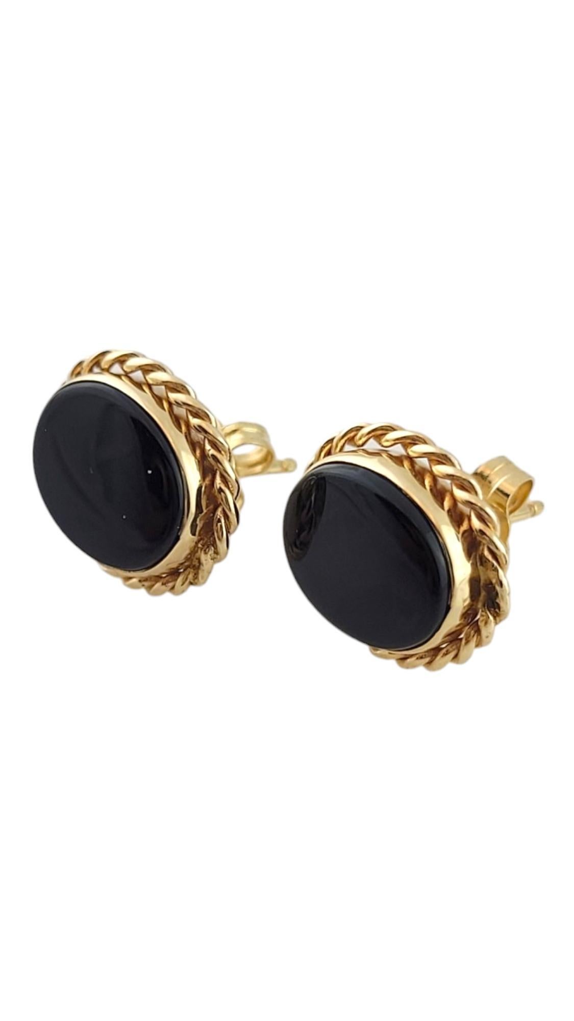 Vintage 14K Yellow Gold Onyx Earrings

These earrings feature an oval onyx bezel set, set in 14K yellow gold surrounded by a gold roped pattern!

Size: 12.55mm X 10.70mm X 3.64mm

Weight: 1.64 dwt/ 2.56 g

Tested 14K 

Very good condition,