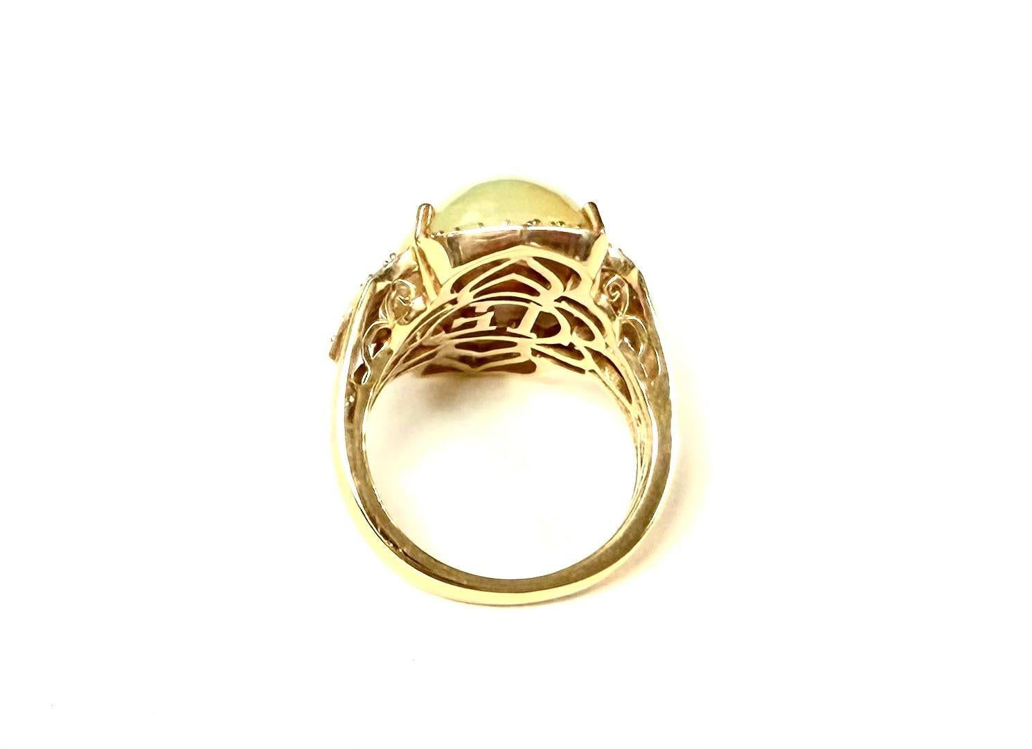 Bague en or jaune 14 carats, opale et diamant Bon état - En vente à Bradenton, FL