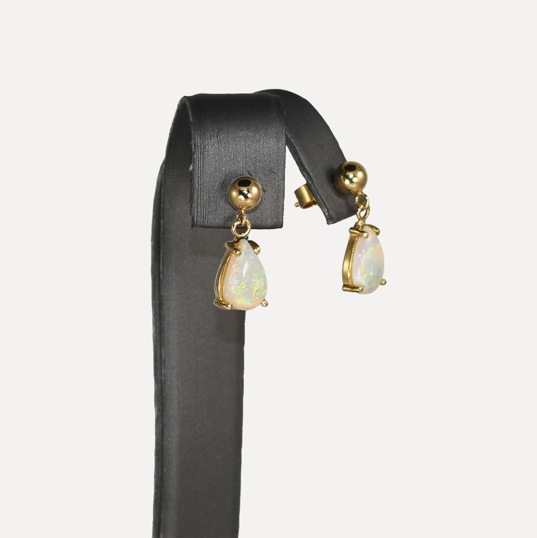 14K Yellow Gold Opal Dangle Earrings 2.6g In Excellent Condition For Sale In Laguna Beach, CA