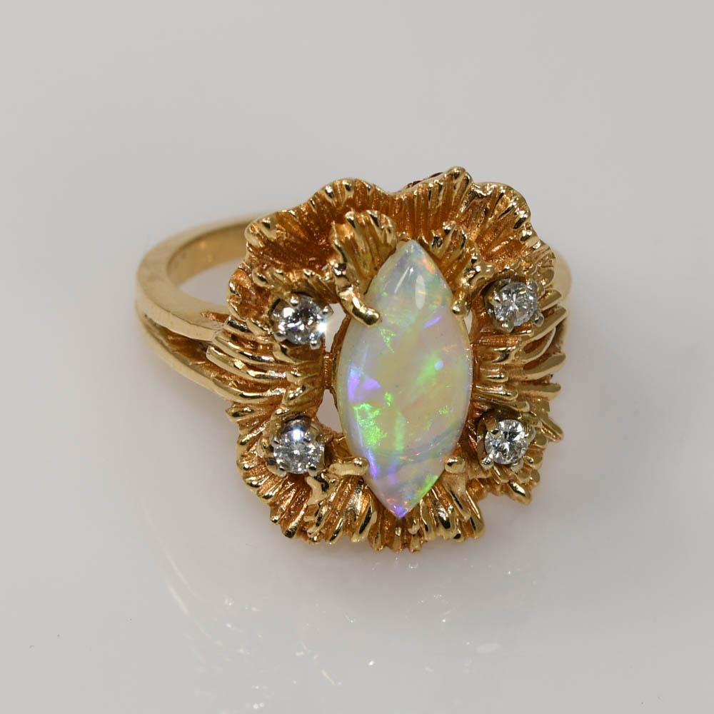 Bague en or jaune 14K avec opale et diamant 6.9g en vente 1