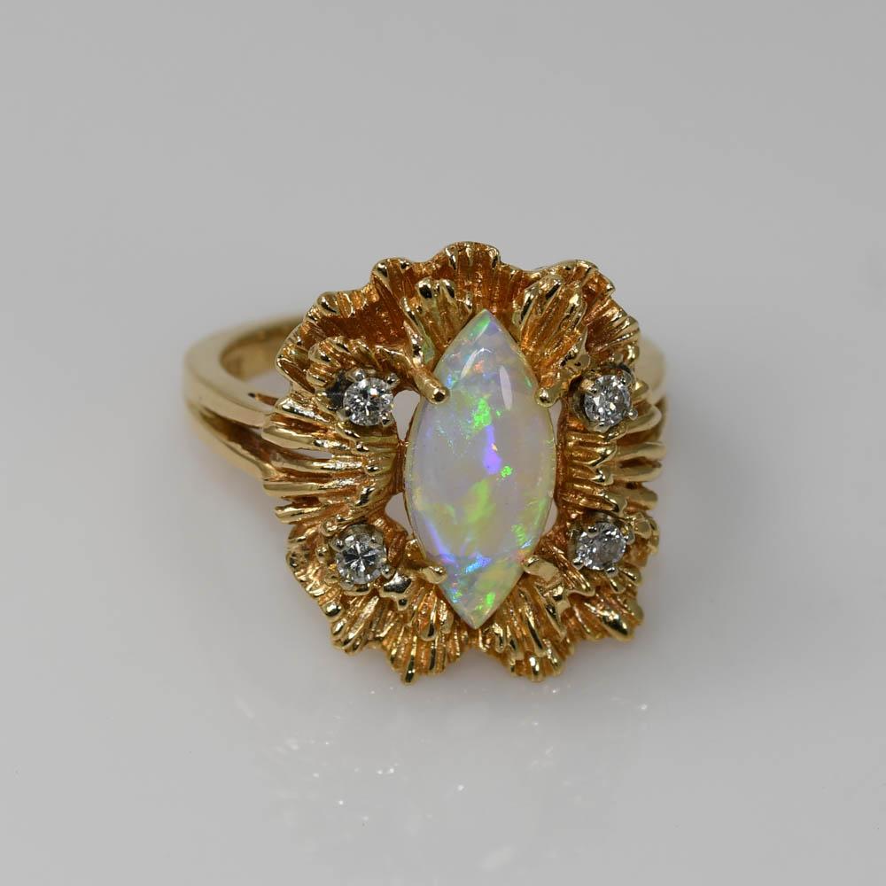 Bague en or jaune 14K avec opale et diamant 6.9g en vente 3