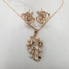 14k Yellow Gold Opal Pendant and Earring Set with 3.50 Carats