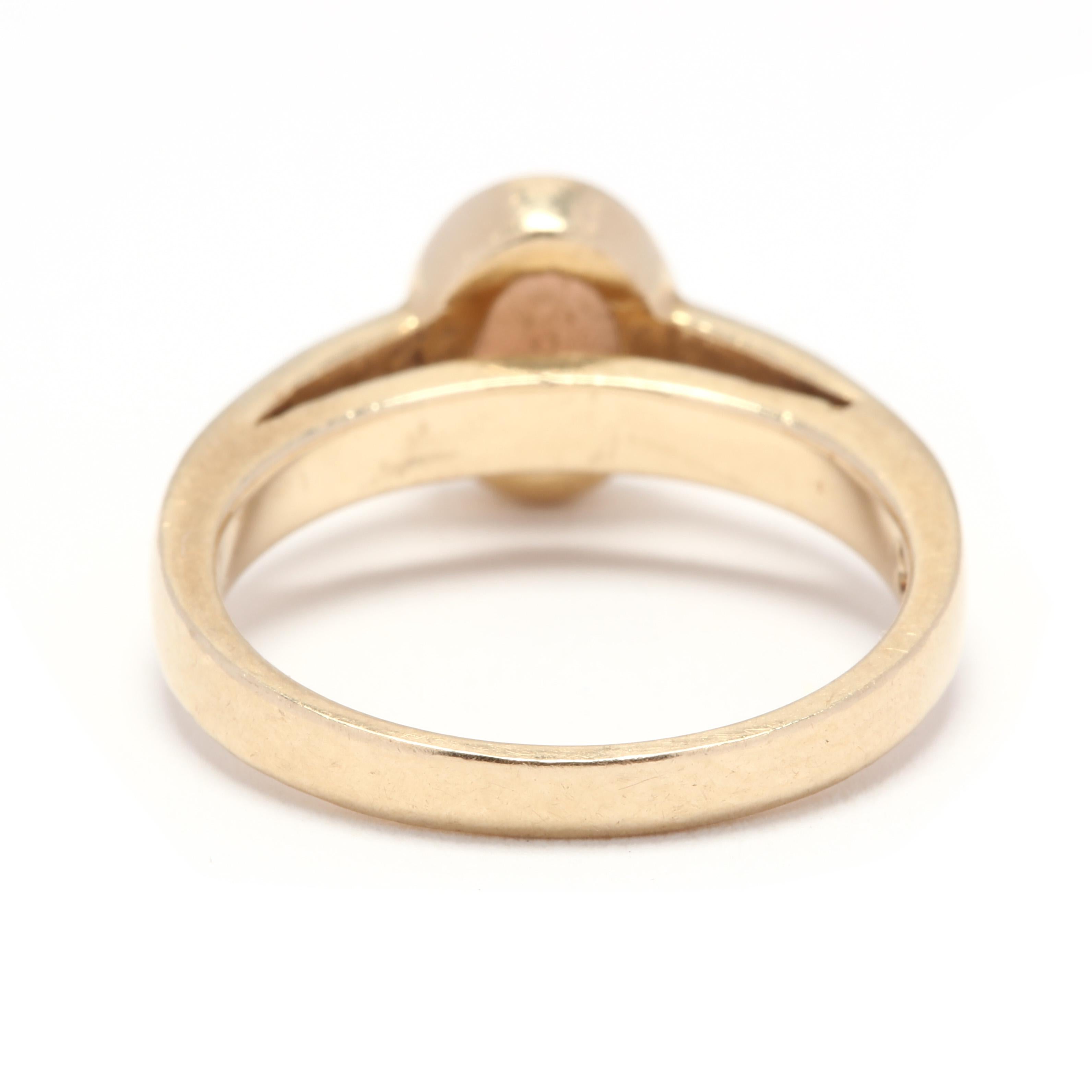 14 Karat Gelbgold und Opal Solitär Lünettenring (Ovalschliff)