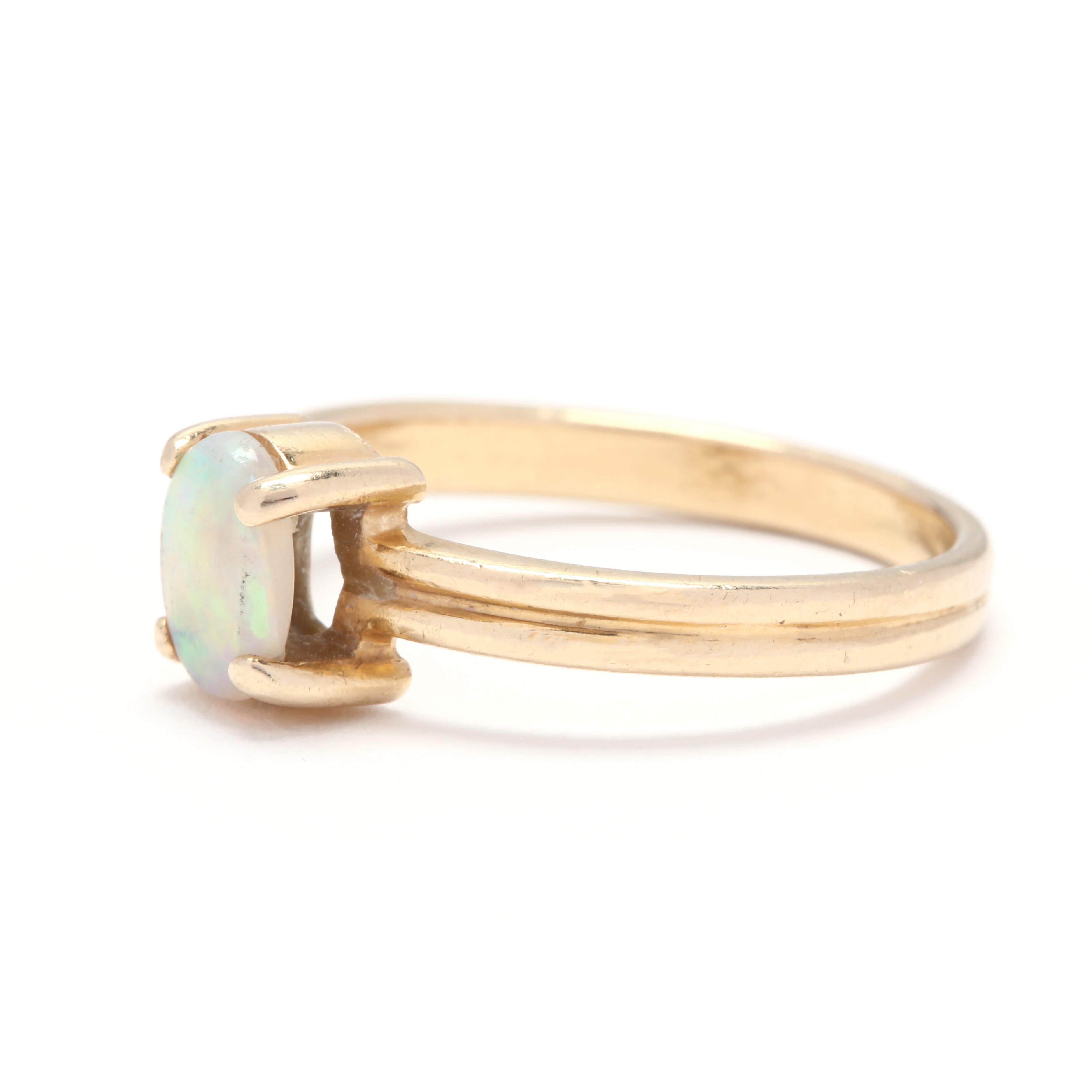 14 Karat Yellow Gold and Opal Solitaire Ring In Good Condition In McLeansville, NC