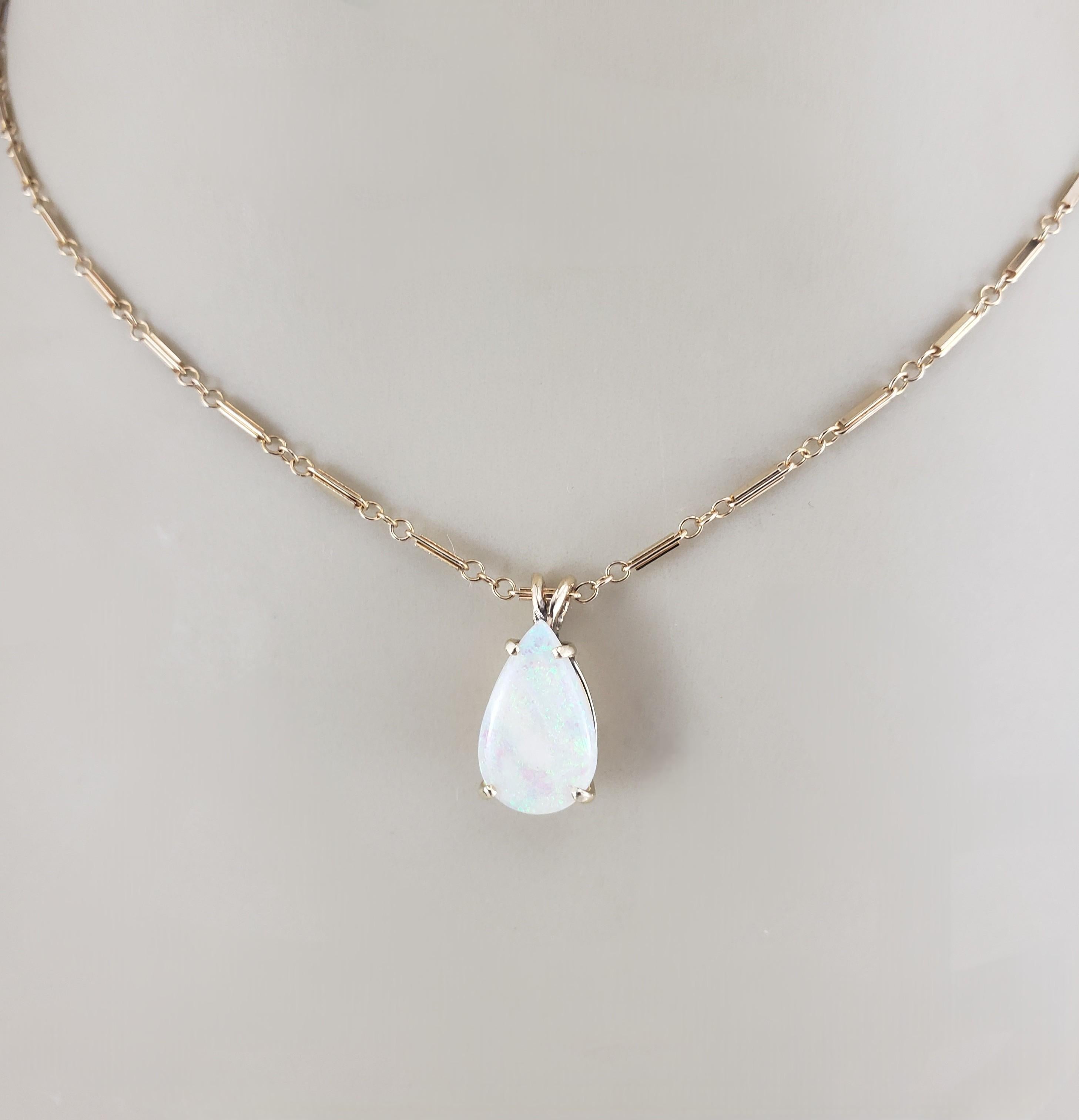 Collier en or jaune 14K avec pendentif en forme de larme en opale #23402 en vente 1