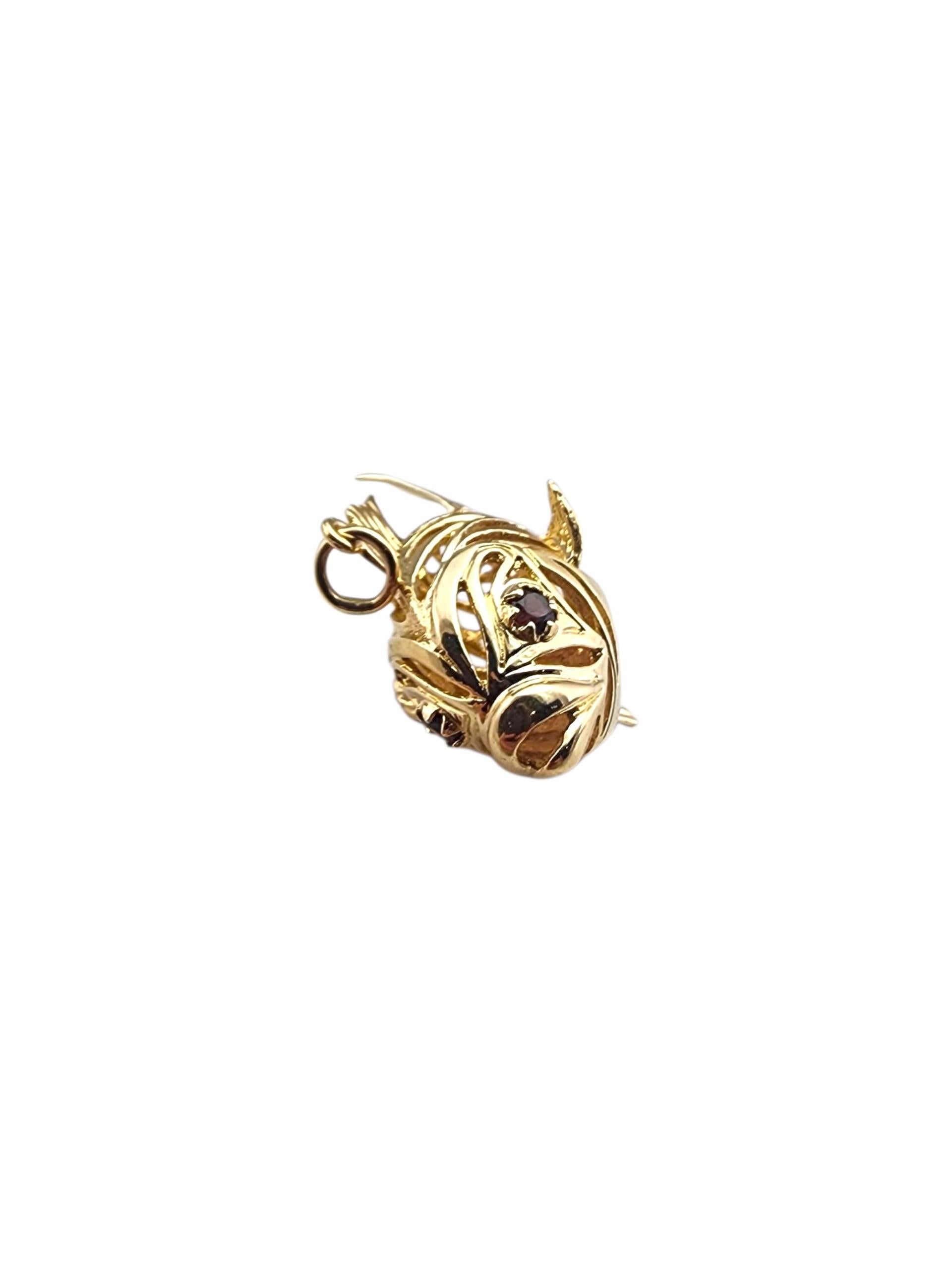 Charm a forma di pesce gonfio in oro giallo 14K #22365 in vendita 1