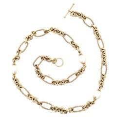 Collana con chiusura a T in oro giallo 14k, con maglie a cavo intrecciato aperte e perle