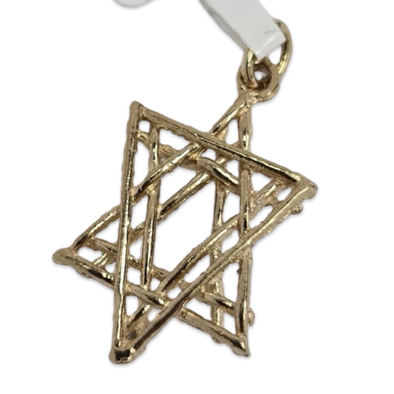 14K Yellow Gold Openwork Star of David Pendant – 1 Inch In Excellent Condition For Sale In Miami, FL