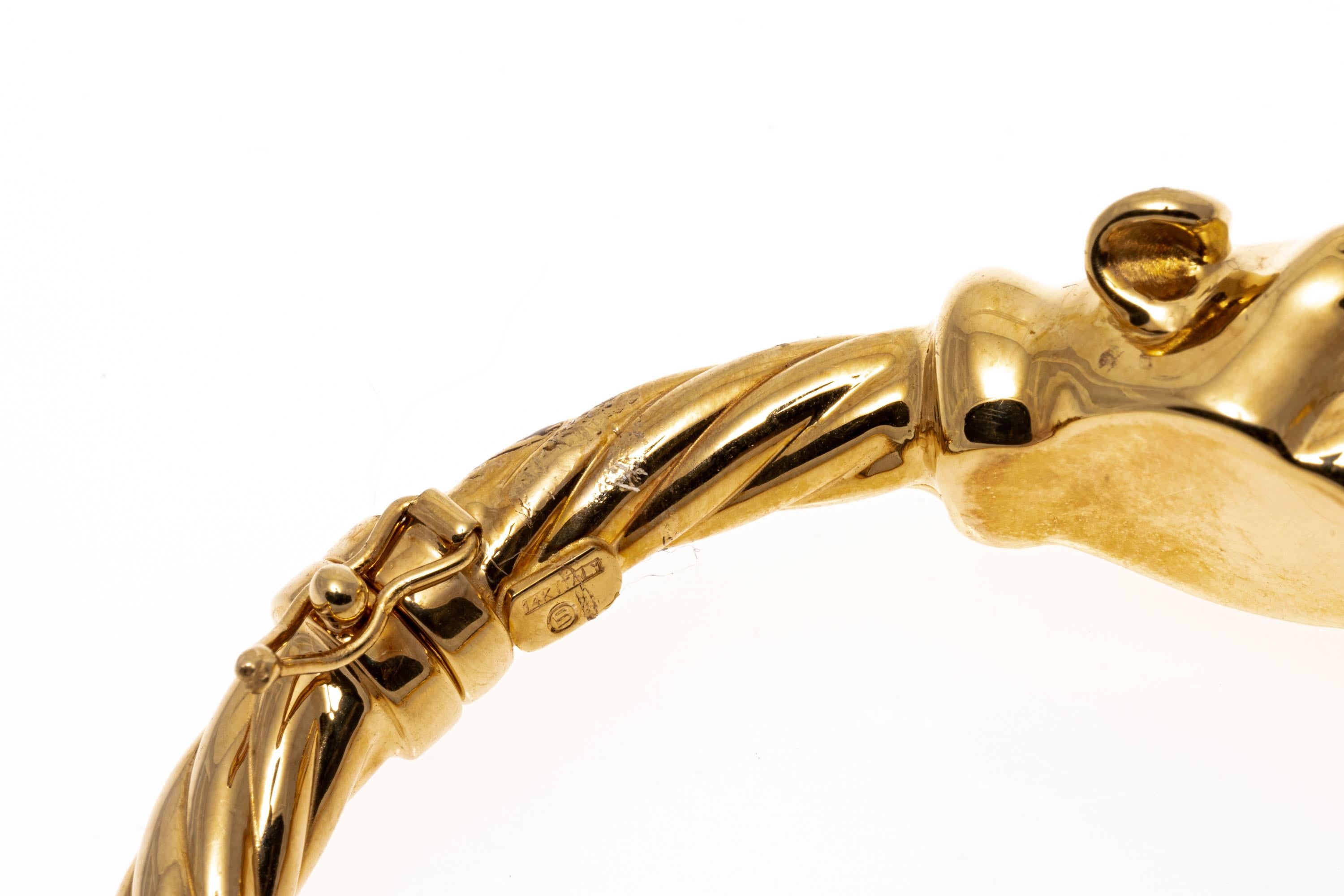 14k Yellow Gold Opposing Panther and Twisted Ring Hinged Bangle Bracelet In Good Condition For Sale In Southport, CT