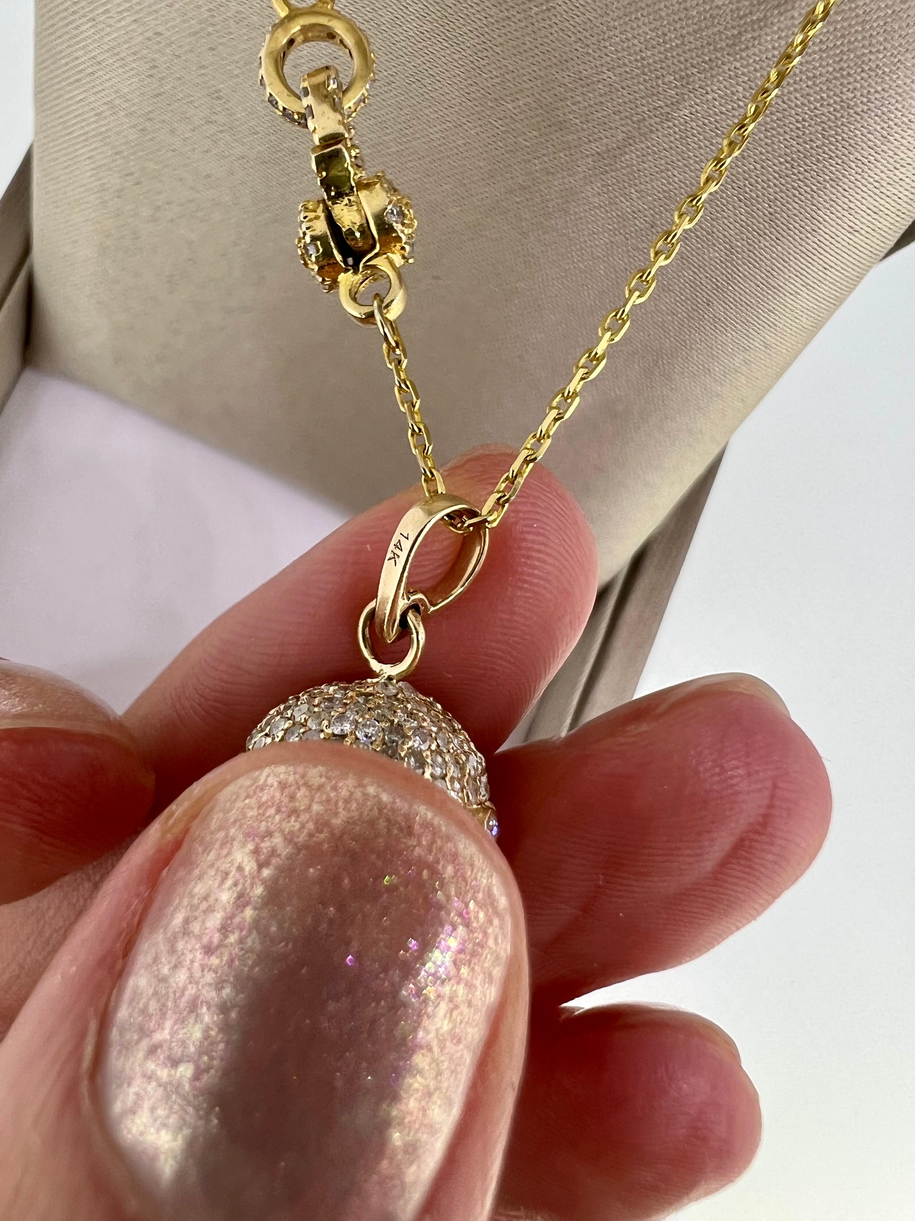 14k yellow gold orb necklace with diamond-encrusted clasp In Good Condition For Sale In Boostedt, SH