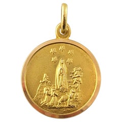 Breloque Notre-Dame de Fatima en or jaune 14 carats n° 17347