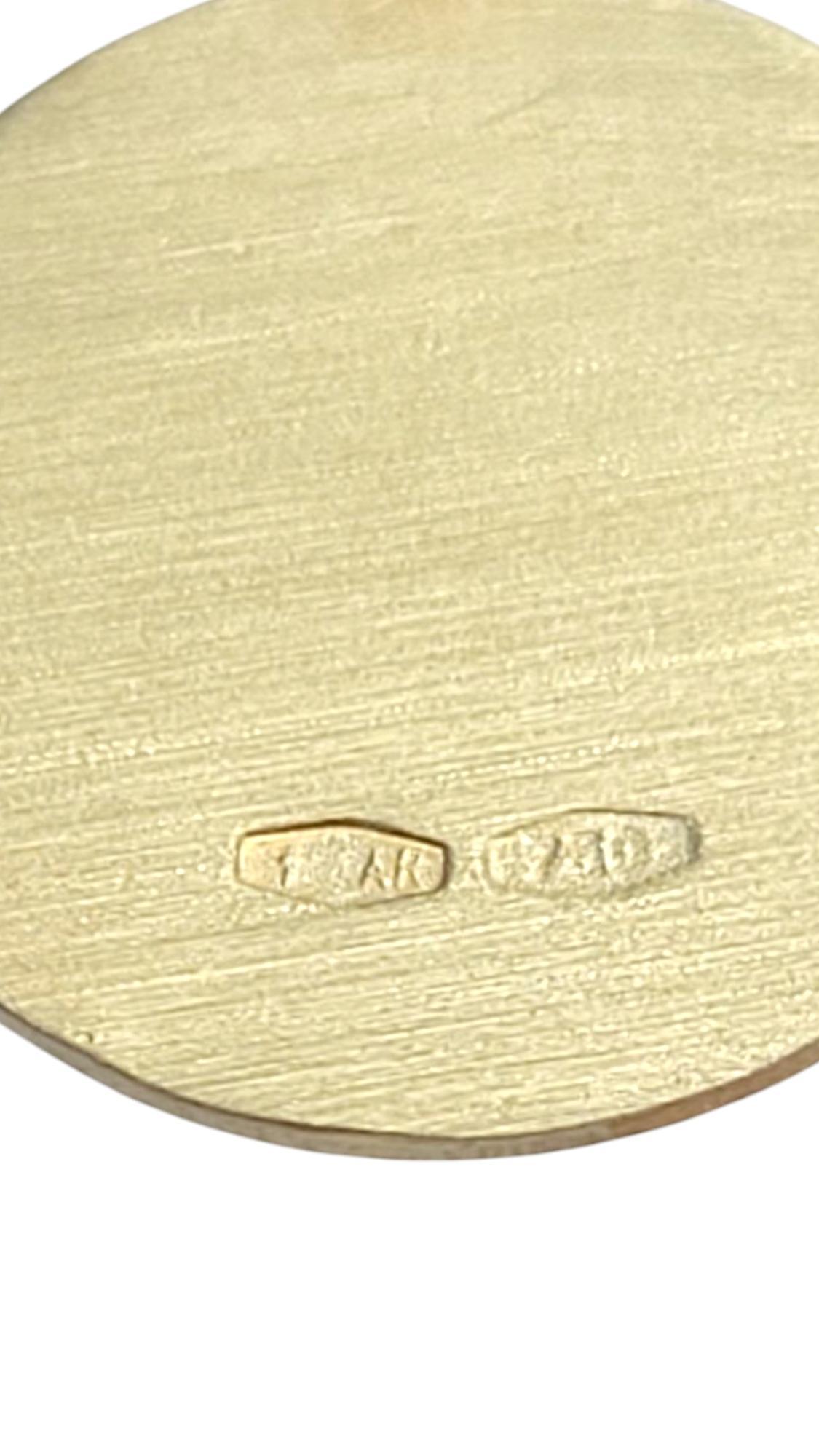 14K Yellow Gold Our Lady of Pompeii Pendant #21050 In condizioni buone in vendita a Washington Depot, CT