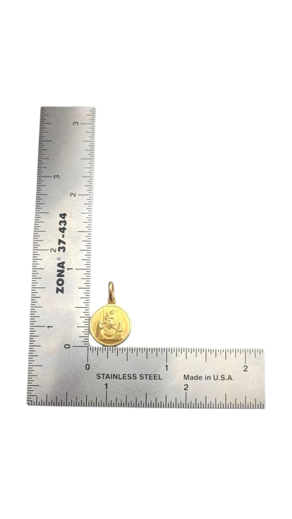Donna 14K Yellow Gold Our Lady of Pompeii Pendant #21050 in vendita