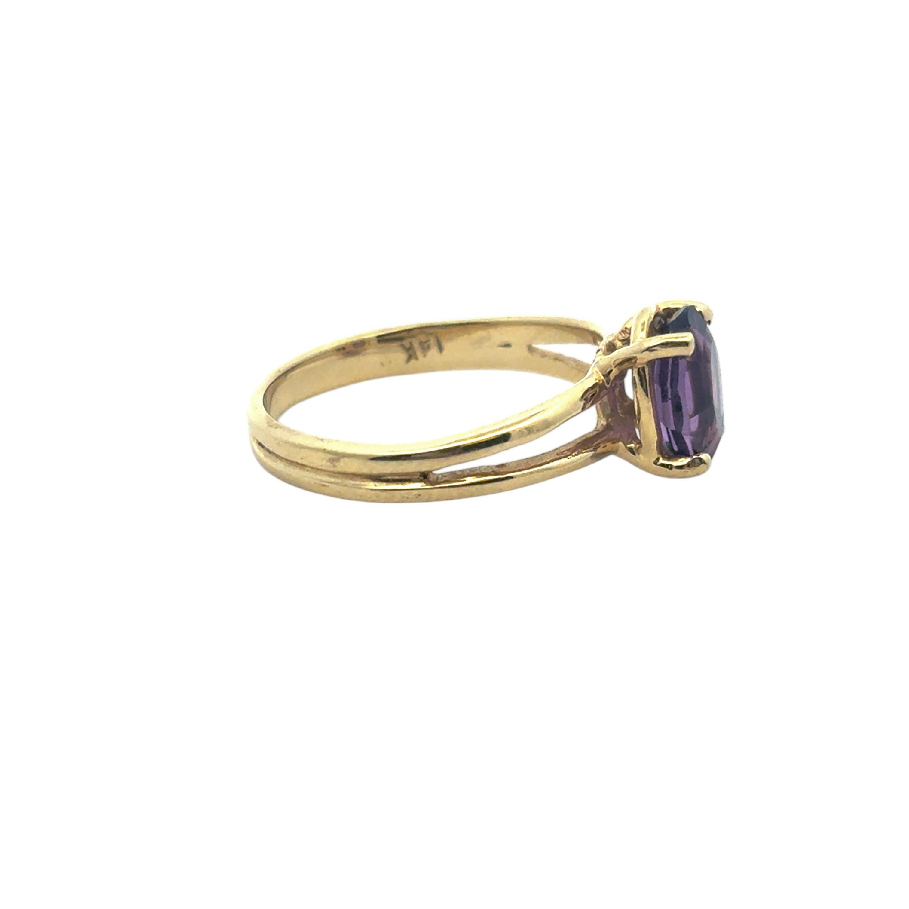 14k Yellow Gold Oval Amethyst Ring in vendita 5