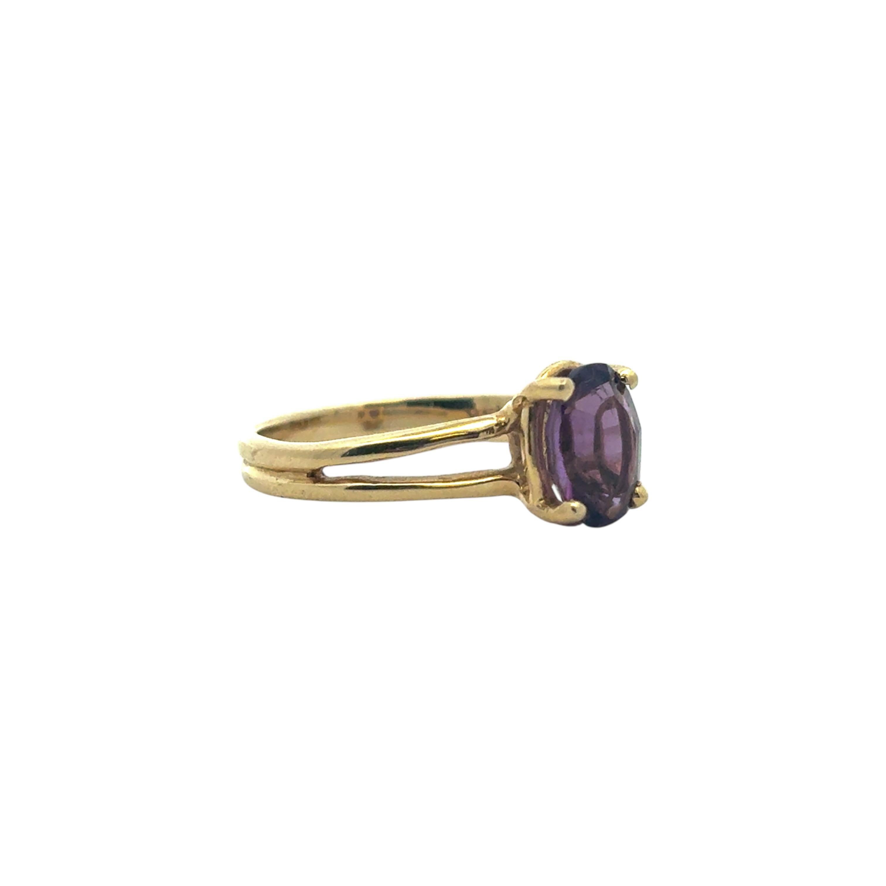 Taglio marquise 14k Yellow Gold Oval Amethyst Ring in vendita
