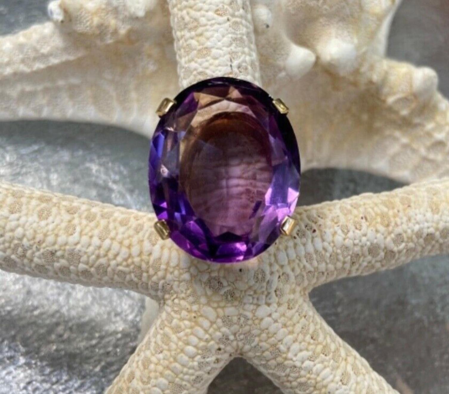 14K Yellow Gold Oval Amethyst Ring In Good Condition For Sale In Bradenton, FL
