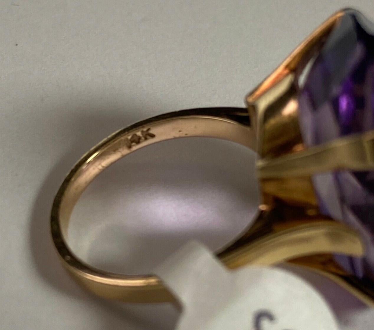 14K Yellow Gold Oval Amethyst Ring For Sale 2