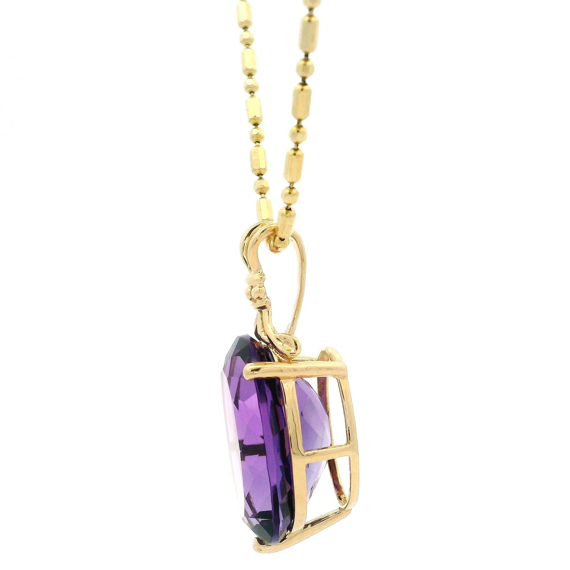 Taille ovale Pendentif solitaire en or jaune 14 carats sur chaîne à maillons de 20 pouces en vente