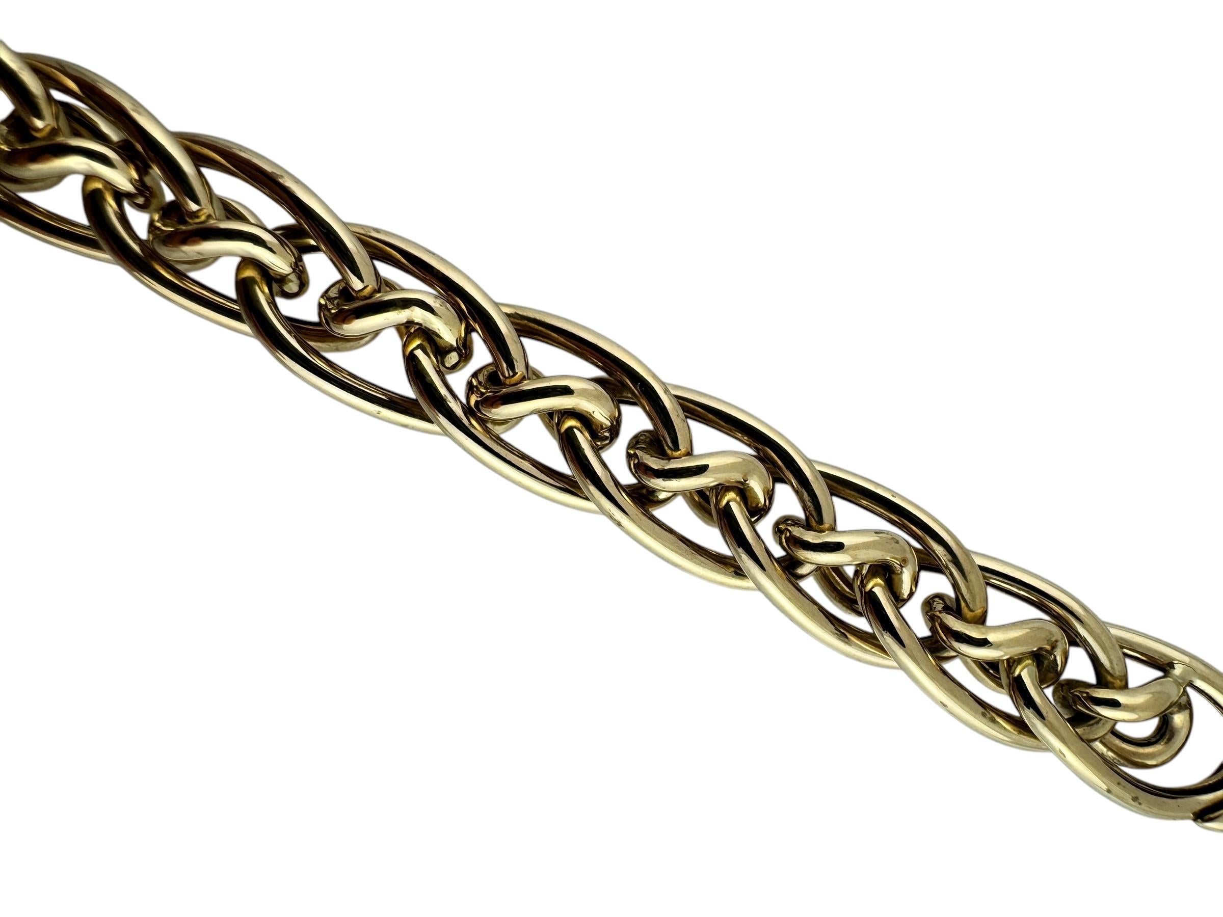Ovales und gedrehtes Gliederarmband aus 14 Karat Gelbgold #19727 im Zustand „Gut“ in Washington Depot, CT