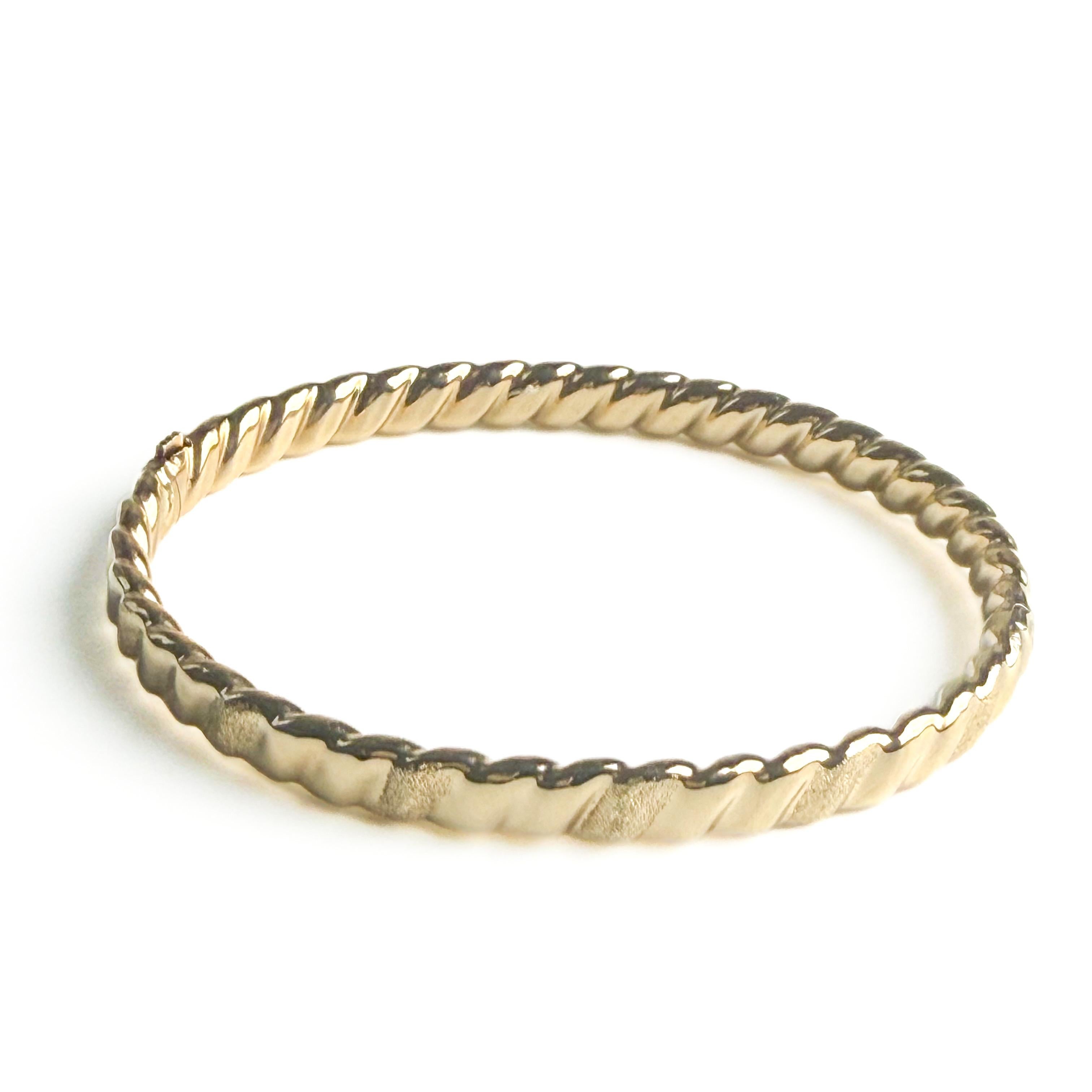 Bracciale ovale in oro giallo 14K in vendita 5
