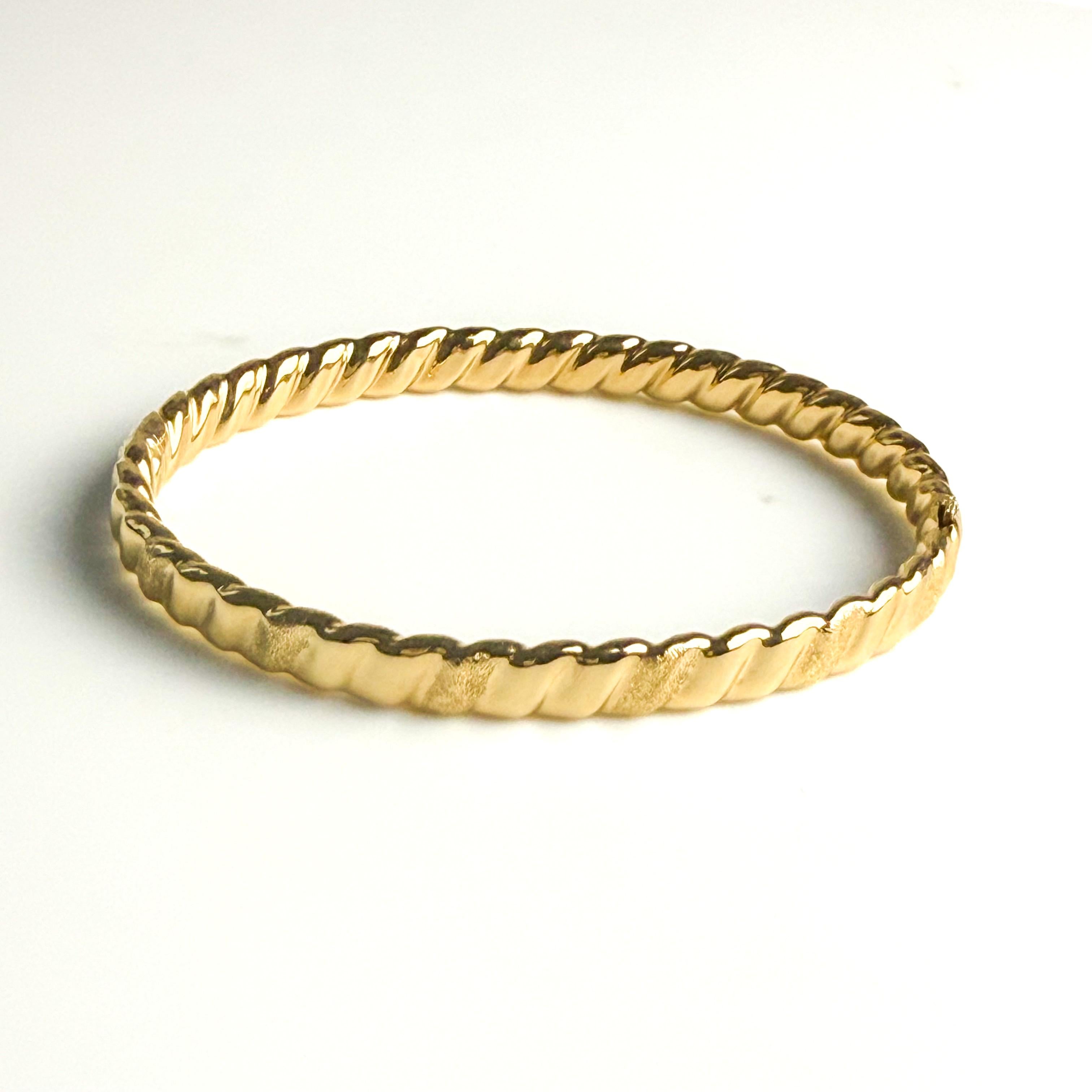 Bracciale ovale in oro giallo 14K in vendita 6