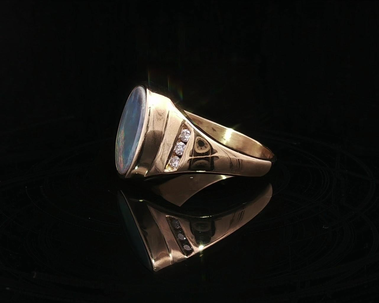Anello con castone ovale in oro giallo 14k con opale Boulder infuocato e diamante in vendita 4