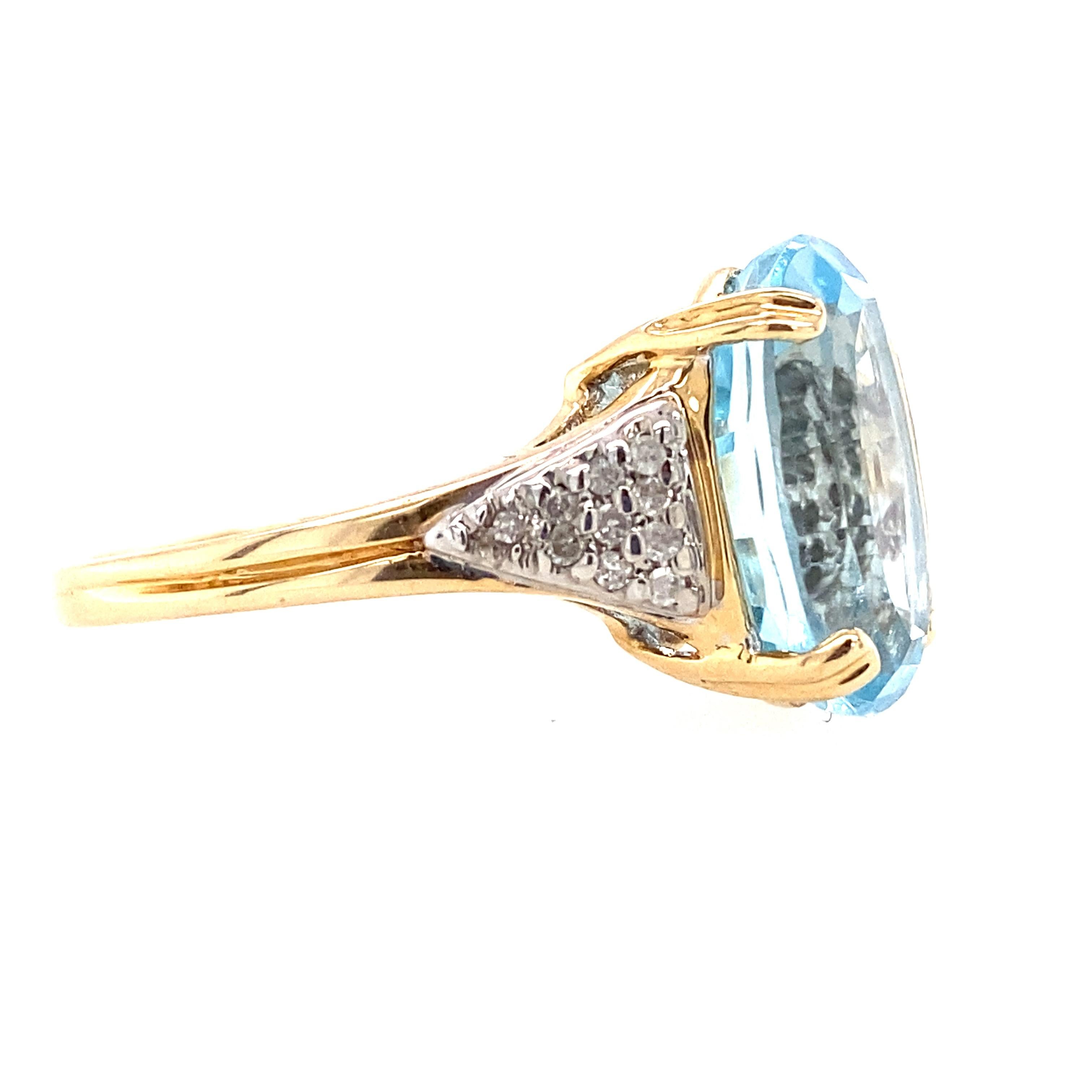 14K Yellow Gold Oval Blue Topaz and Diamond Ring In Good Condition For Sale In Towson, MD