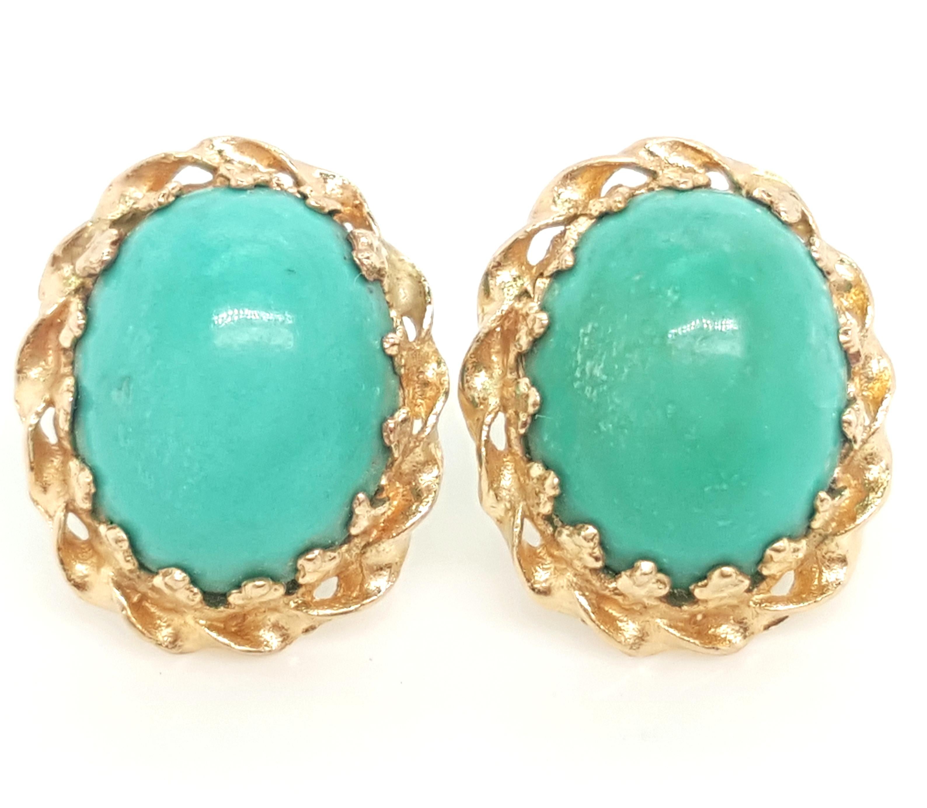 Oval Cut 14 Karat Yellow Gold Oval Cabochon Howlite Stud Earrings For Sale