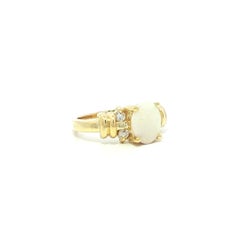 14k Gelbgold Oval Cabochon Opal & Diamant Gerillte Seiten Ring
