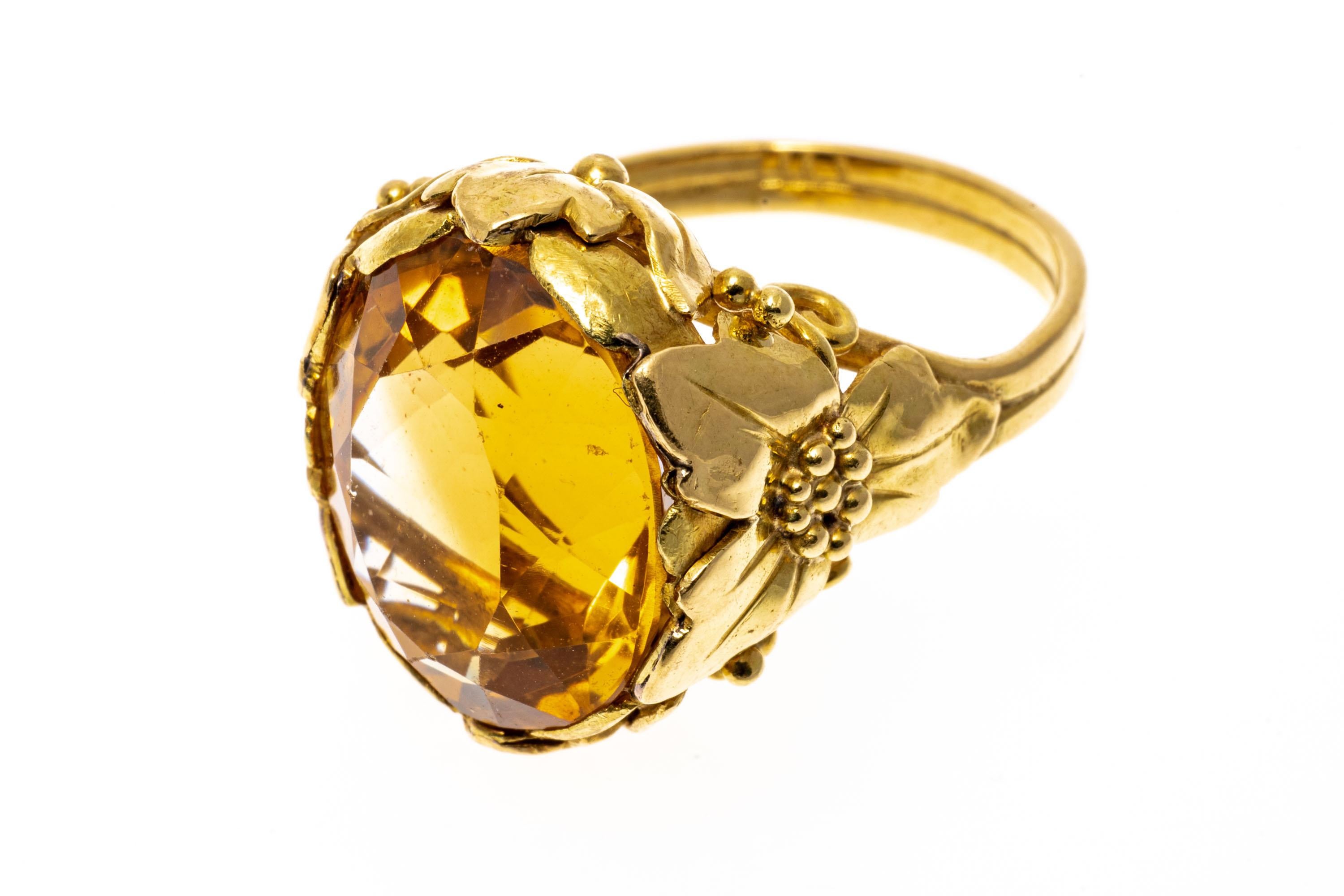 14k Yellow Gold Oval Citrine 'App. 8.84 Cts' and Flower Form Ring In Good Condition For Sale In Southport, CT