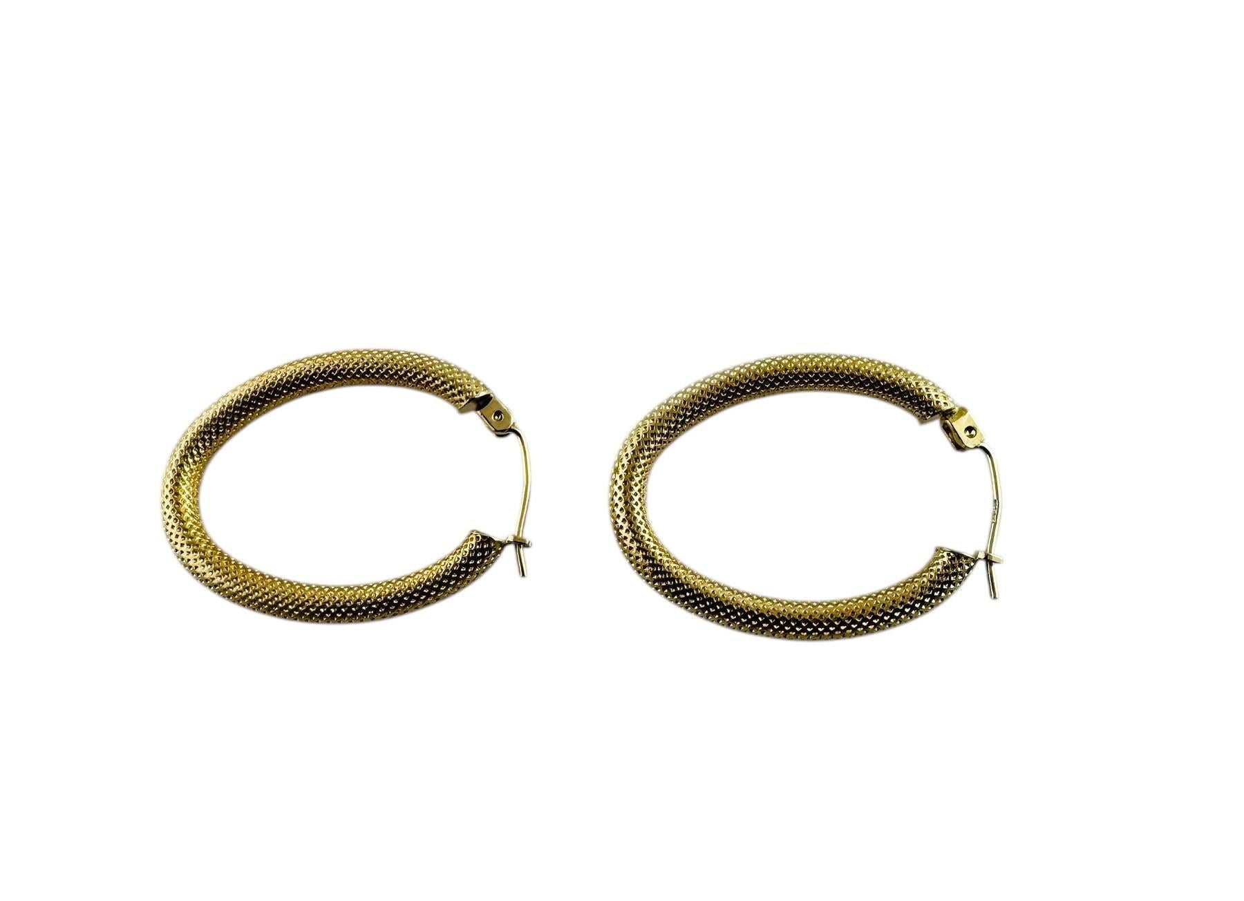 14K Yellow Gold Oval Coil Design Hoop Earrings #20688 In Good Condition For Sale In Washington Depot, CT