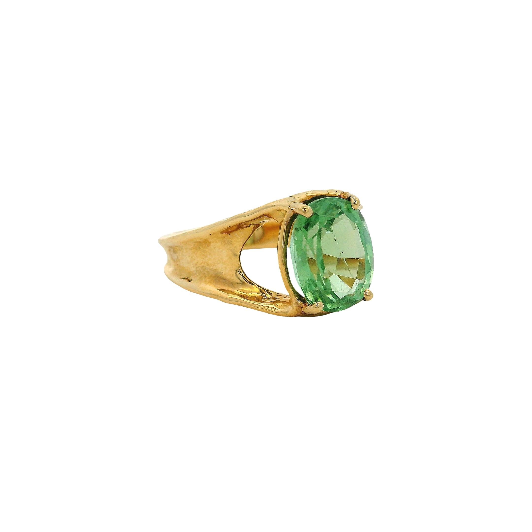 Bague en or jaune 14k avec pierre centrale en péridot de taille ovale en vente 5