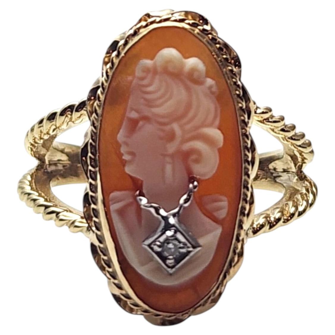 Anello con cammeo ovale con diamanti in oro giallo 14 carati, misura 7,75 #25761