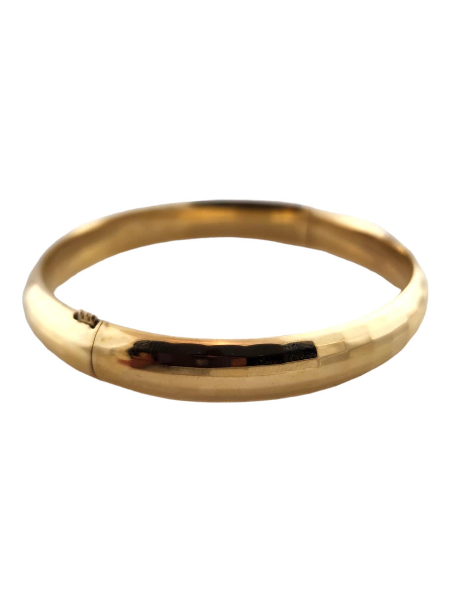14K Yellow Gold Oval Diamond Cut Bangle Bracelet #20420 In Good Condition In Washington Depot, CT