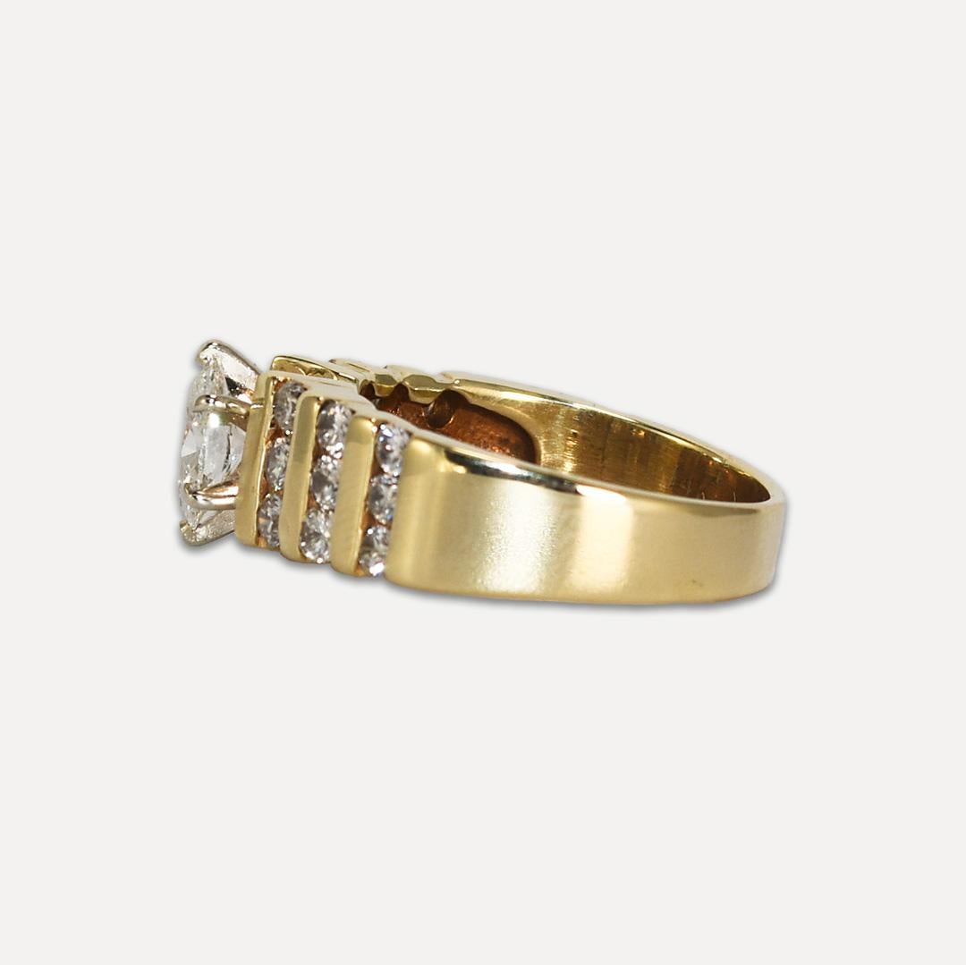 14K Yellow Gold Oval Diamond Engagement Ring 0.90ct In Excellent Condition For Sale In Laguna Beach, CA