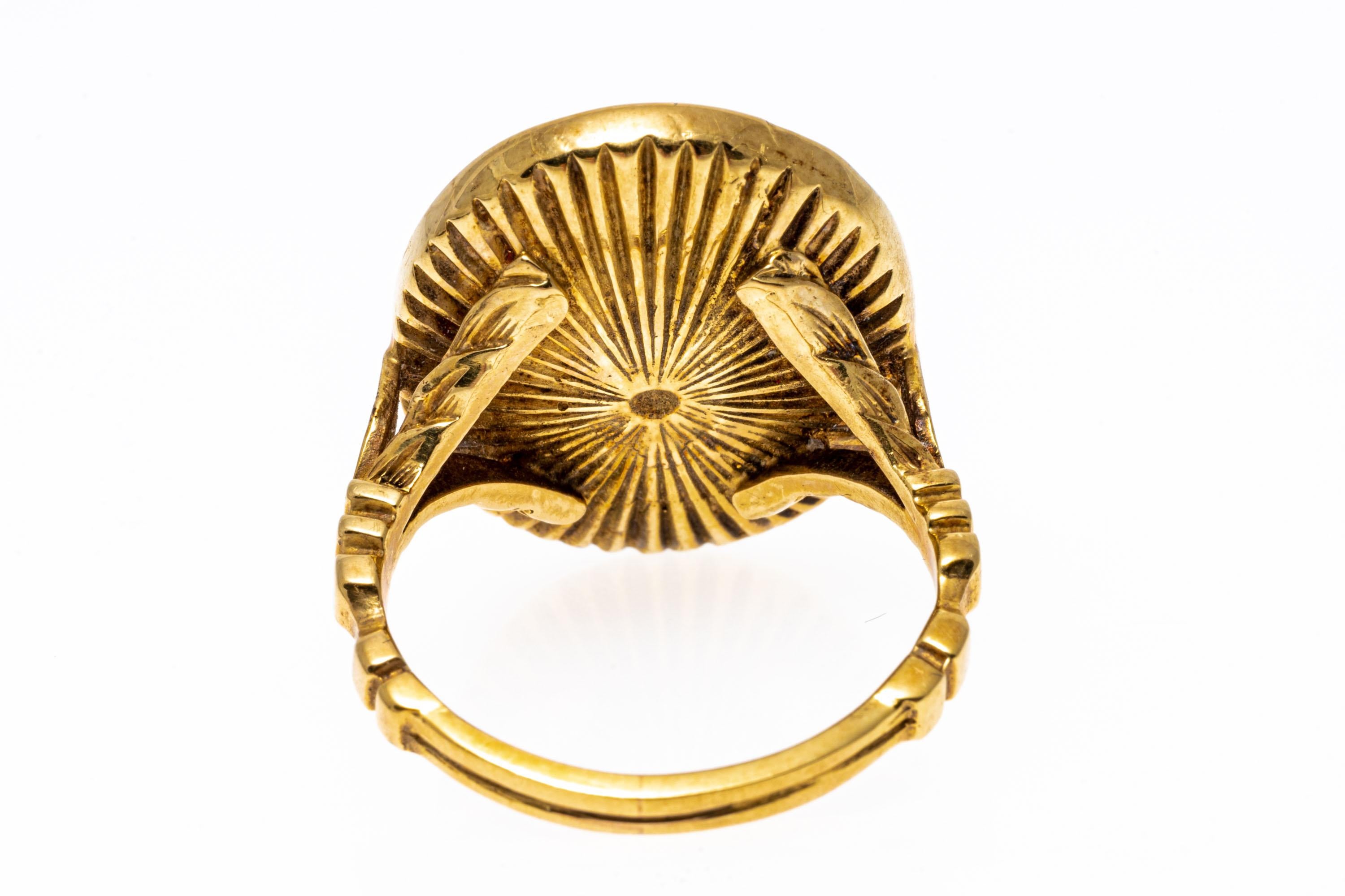 Ovaler länglicher Cab-Granat- und Zuchtperlen-Halo-Ring aus 14 Karat Gelbgold im Zustand „Gut“ in Fairfield, CT
