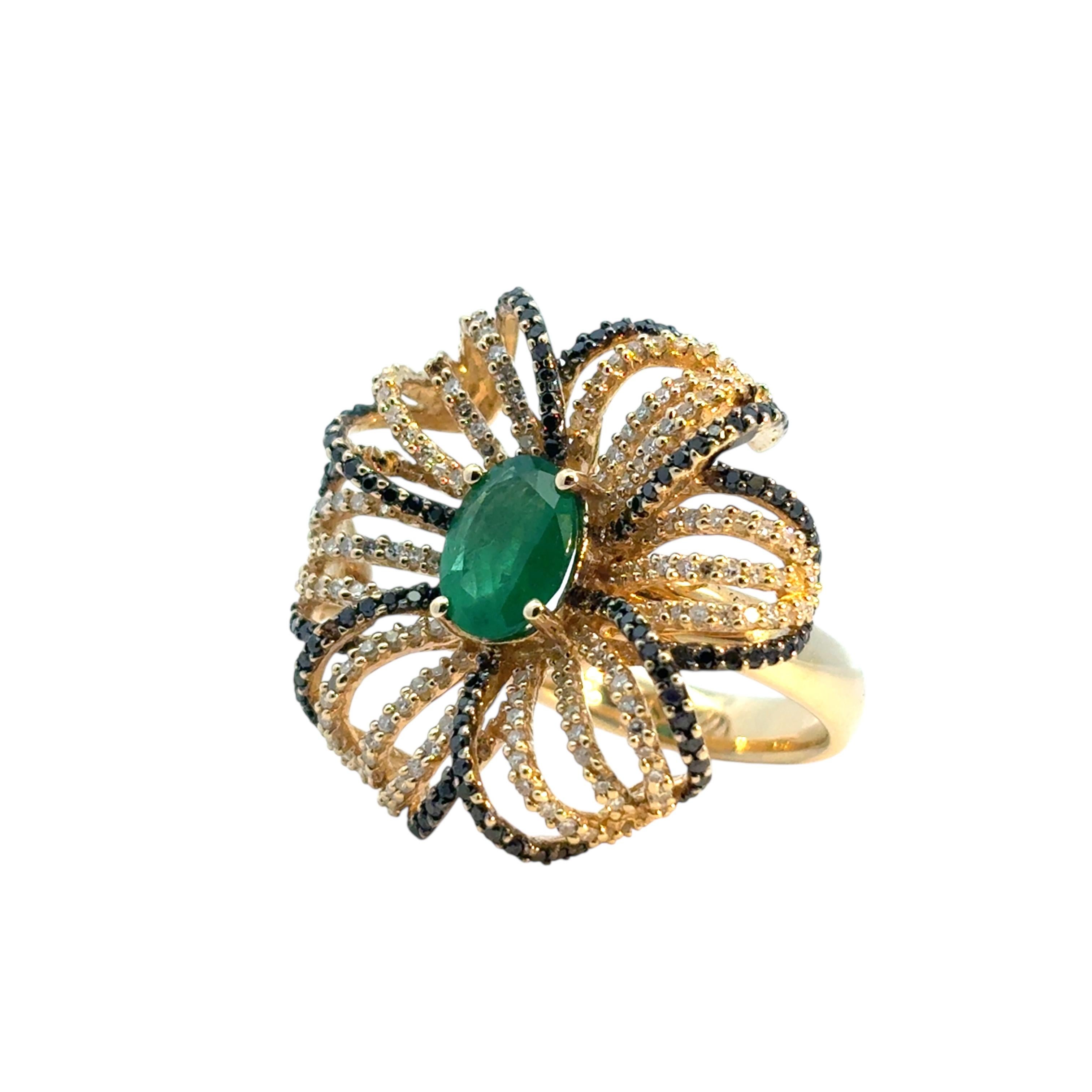 14k Yellow Gold Oval Emerald and Black and White Diamond Flower Ring im Angebot 4