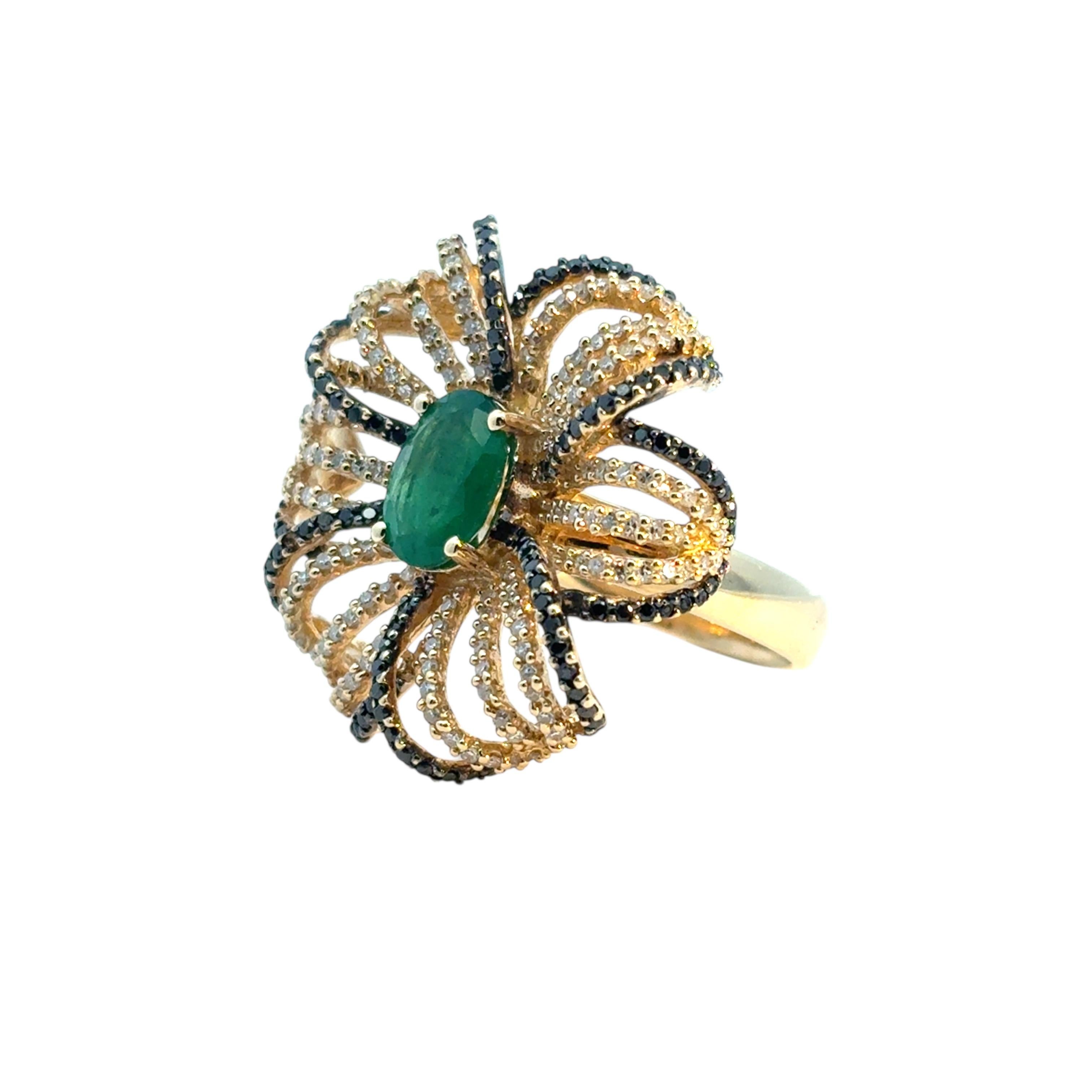 14k Yellow Gold Oval Emerald and Black and White Diamond Flower Ring im Angebot 9