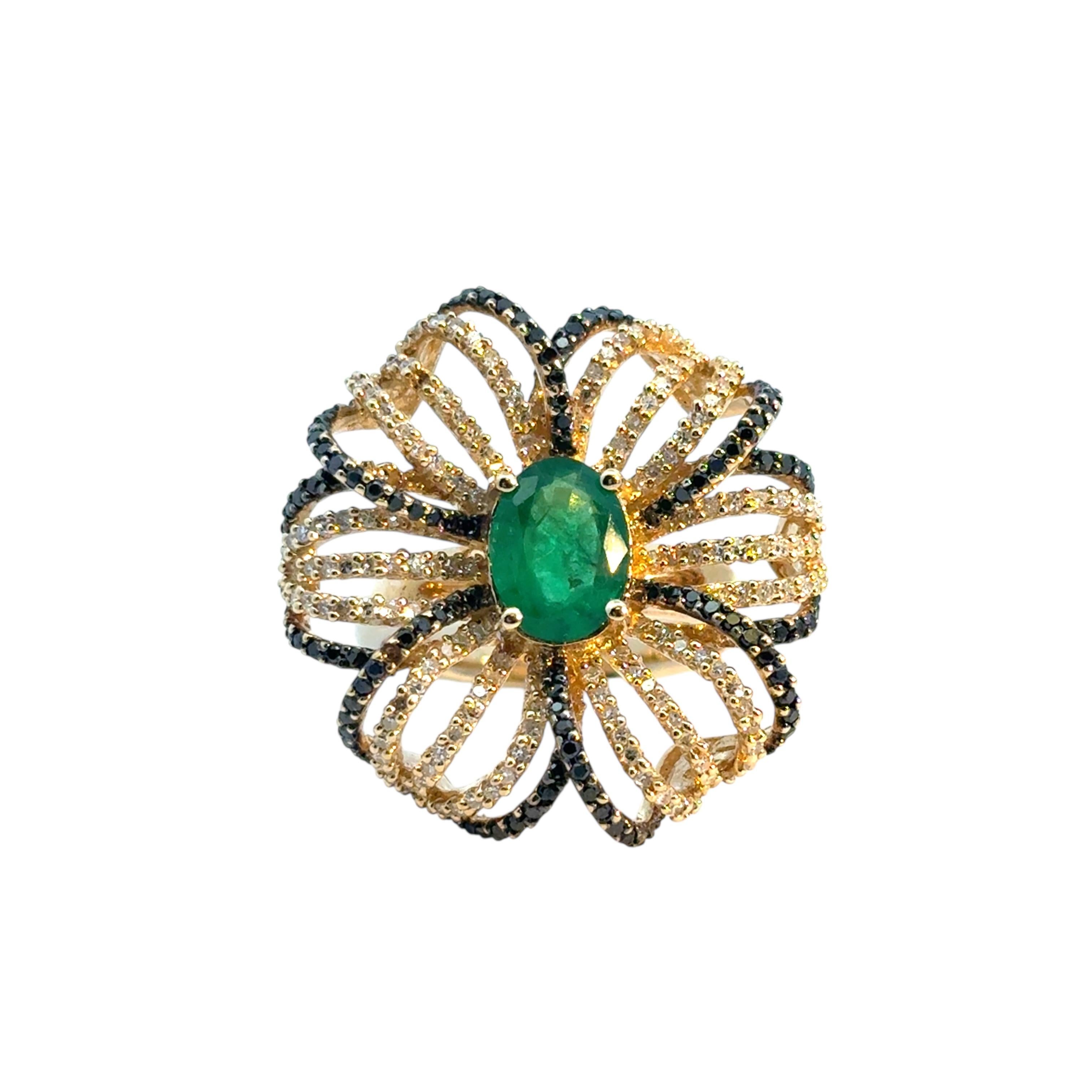 14k Yellow Gold Oval Emerald and Black and White Diamond Flower Ring im Angebot 10