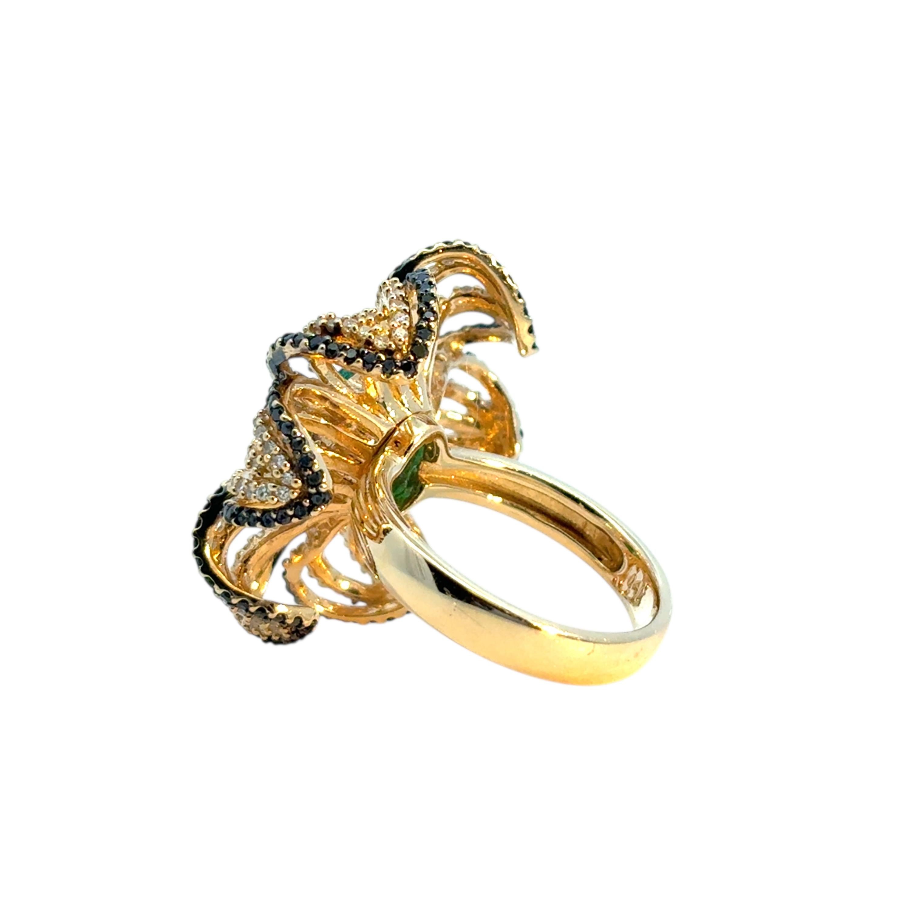 14k Yellow Gold Oval Emerald and Black and White Diamond Flower Ring im Angebot 2