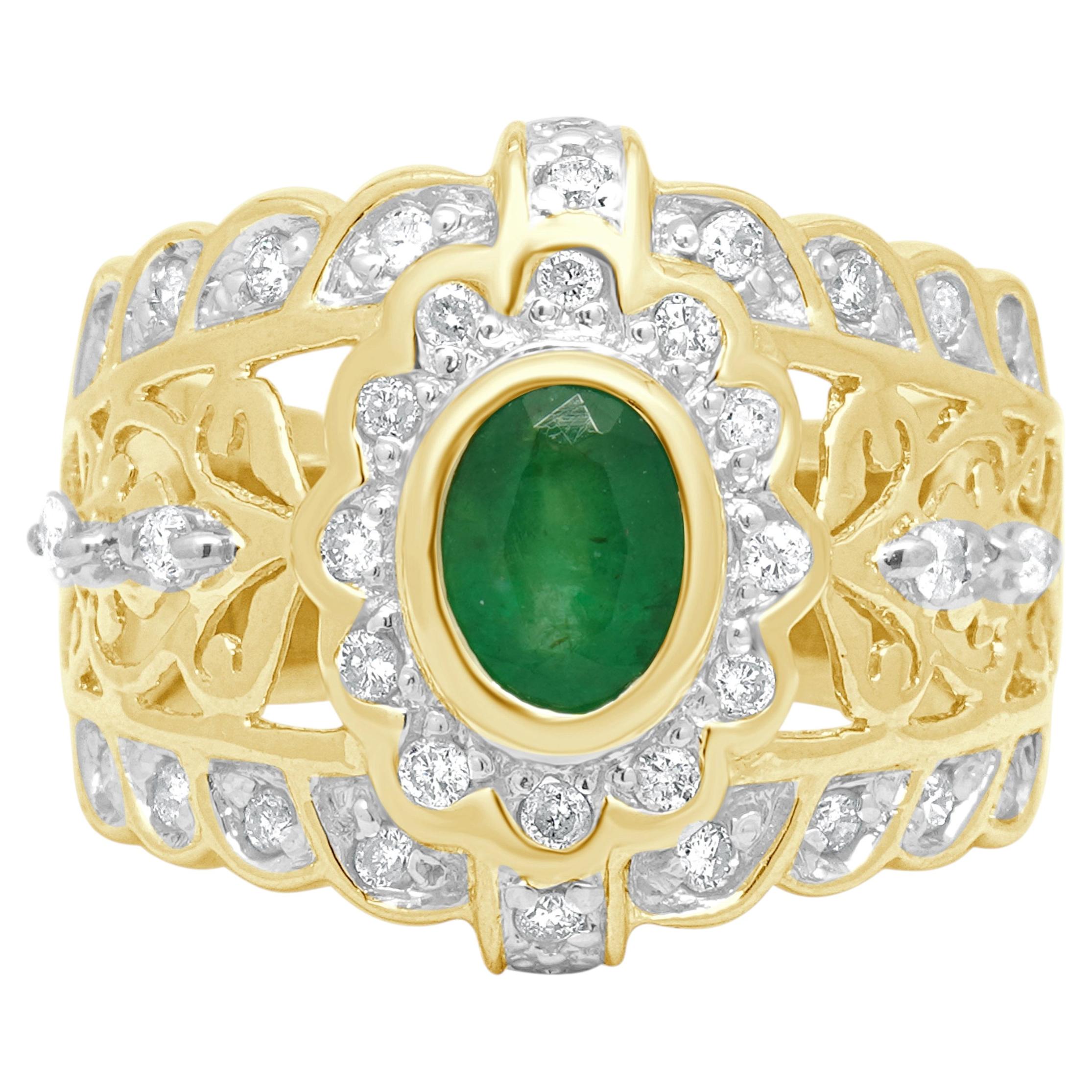 14K Yellow Gold Oval Emerald and Round Diamond Scalloped Edge Ring For Sale