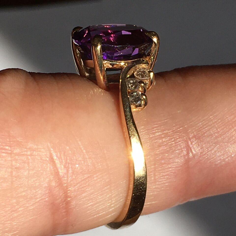 14k Yellow Gold Oval Faceted Amethyst and Diamond Ring For Sale 3