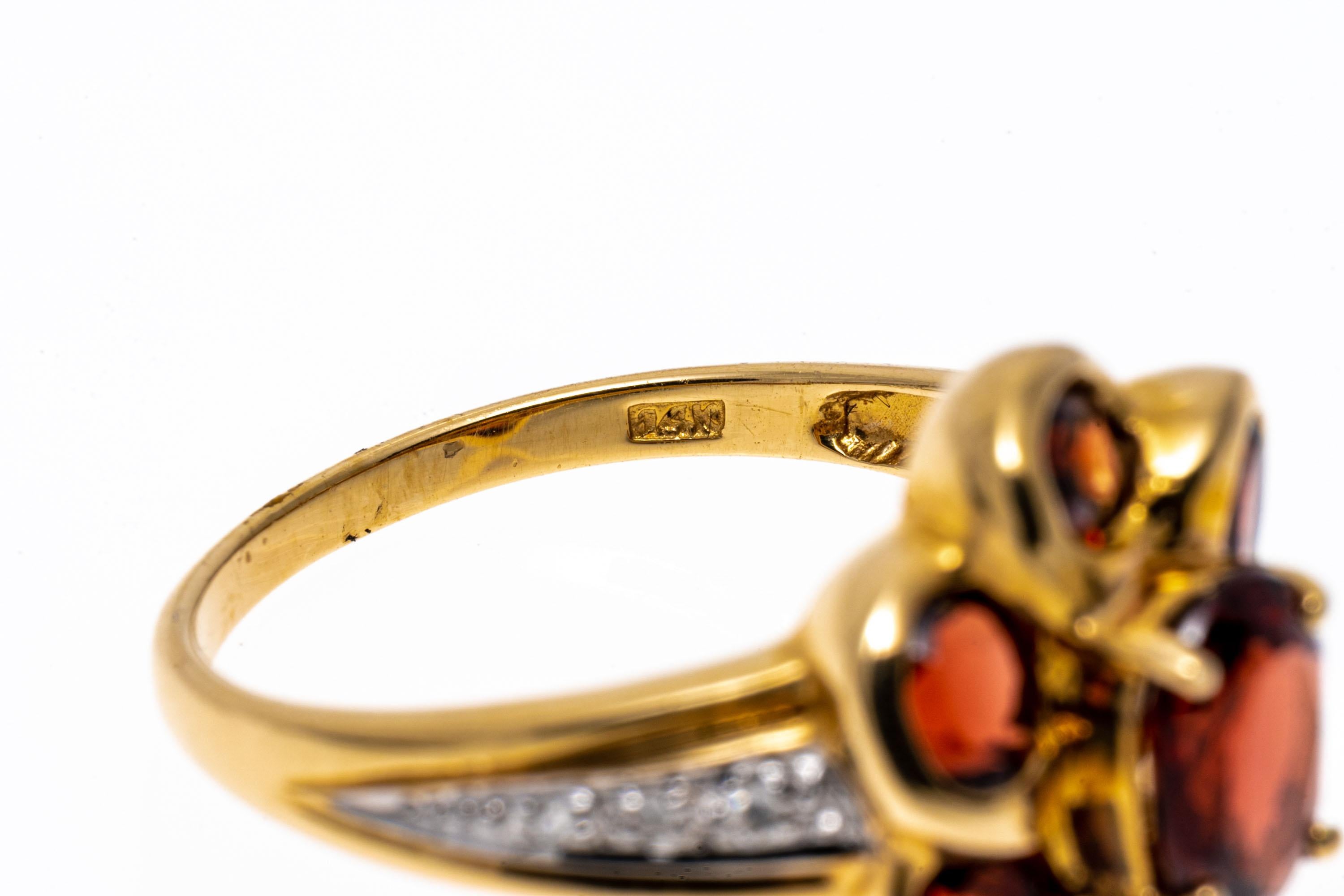 14k Yellow Gold Oval Garnet Flower Cluster And Diamond Ring In Good Condition For Sale In Fairfield, CT