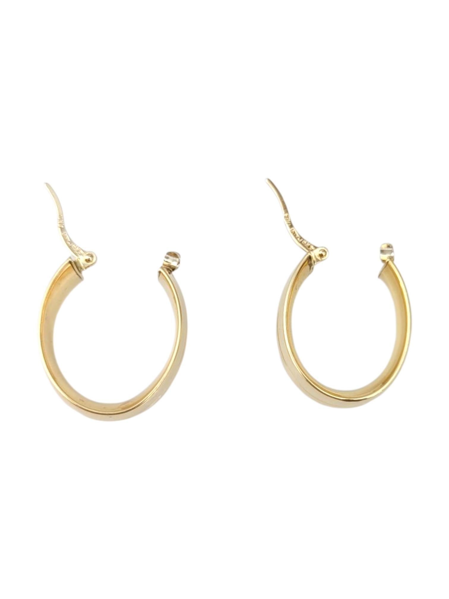 14K Yellow Gold Oval Hoop Earrings #21751 In Good Condition For Sale In Washington Depot, CT